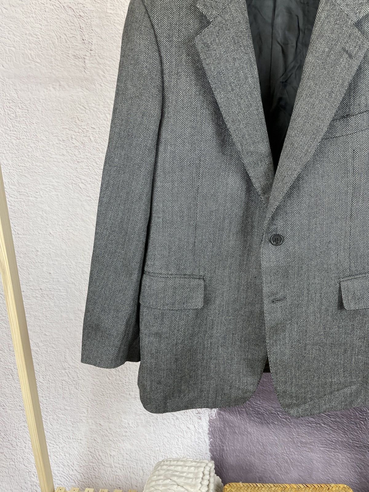 Corneliani Corneliani herringbone grey cashmere wool 2 button blazer Size 40R - 3 Thumbnail