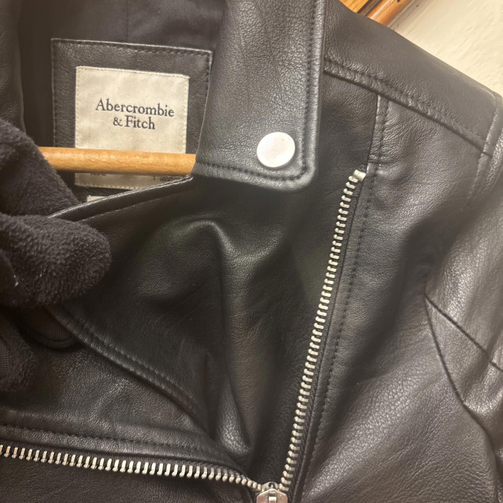 Abercrombie & Fitch Abercrombie & Fitch Womens Size S Black Vegan Leather Jacket Size S / US 4 / IT 40 - 4 Thumbnail