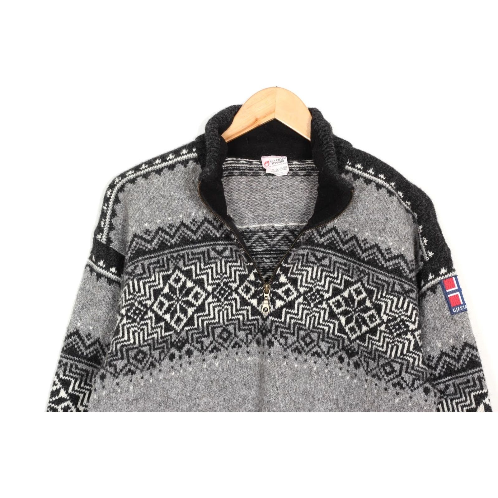 SAS ASA GJESTAL SPINNERI Norway Nordic Fair Isle Zip Neck Wool Jumper Sweater Men L Grey Knit Pullover 1/4 Zip Classic MENS Size US L / EU 52-54 / 3 - 4 Thumbnail