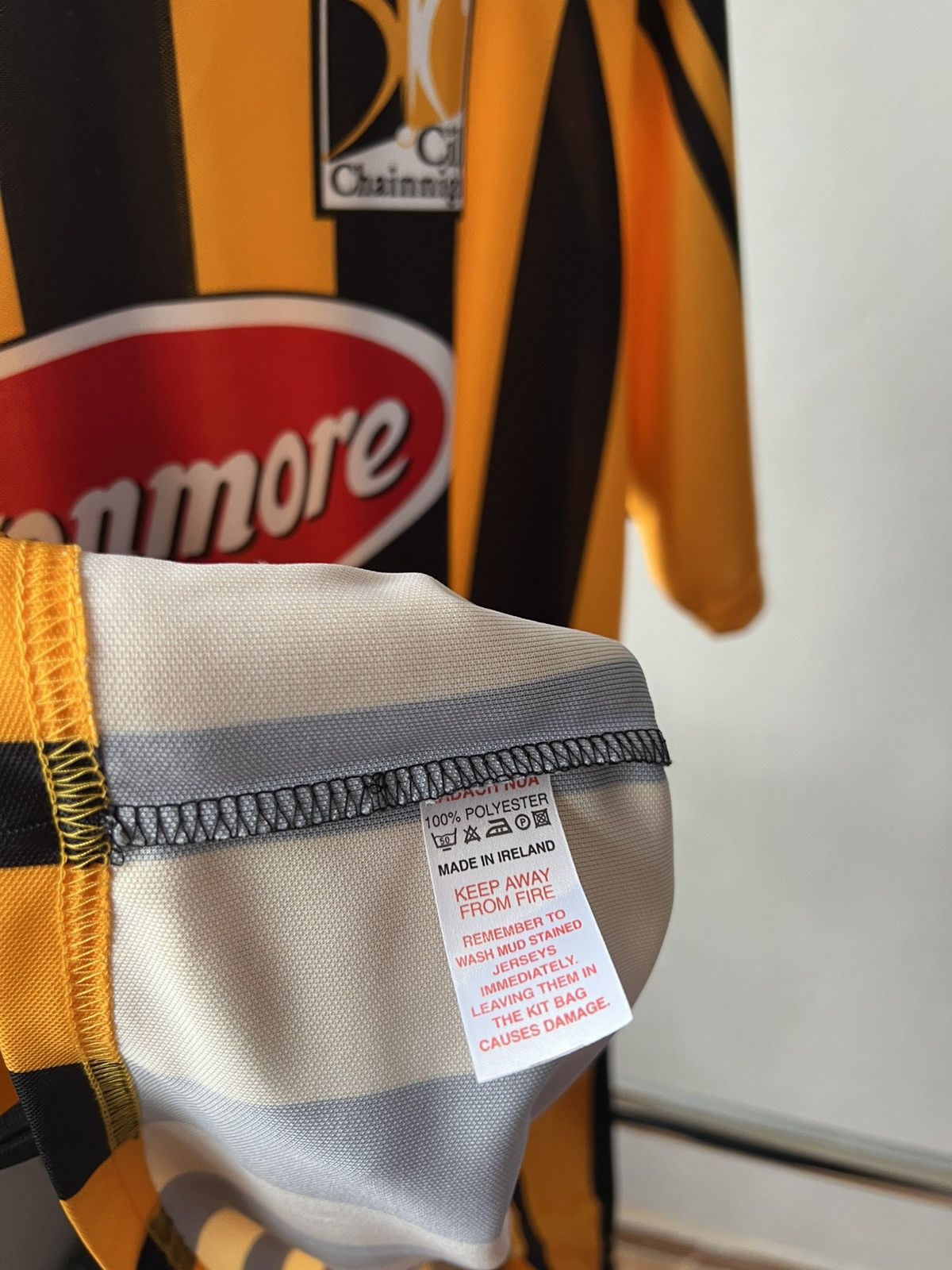 O'Neills 2004 GAA CILL CHAINNIGH KILKENNY VINTAGE JERSEY SHIRT GAELIC Size US L / EU 52-54 / 3 - 12 Thumbnail