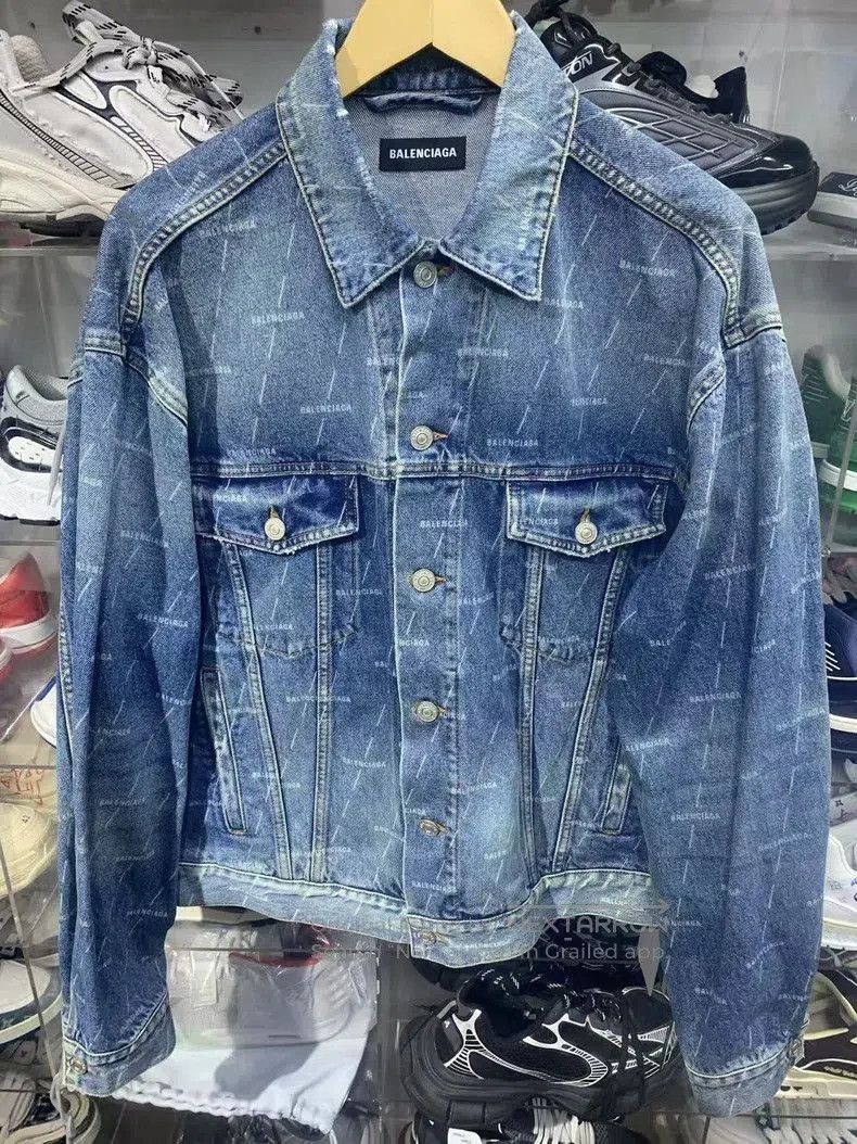 Balenciaga Balenciaga Denim Logo Print Jacket. Size US XL / EU 56 / 4 - 1 Thumbnail