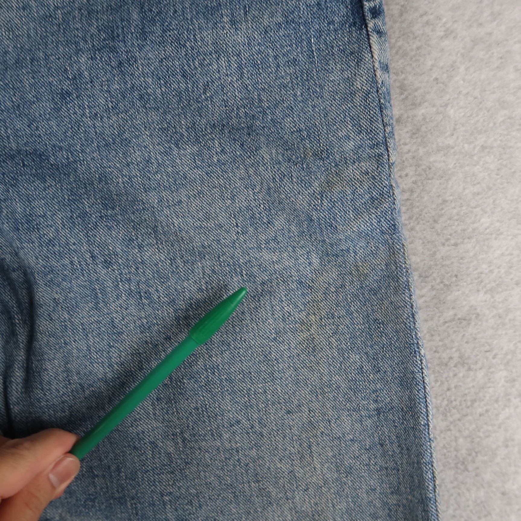 Levi's VINTAGE Levi's 550 Jeans Denim Blue 34x30 32x27.5 USA Made Men Relaxed 90s 5-Pocket Denim Distressed Belt Loops Size US 34 / EU 50 - 5 Thumbnail