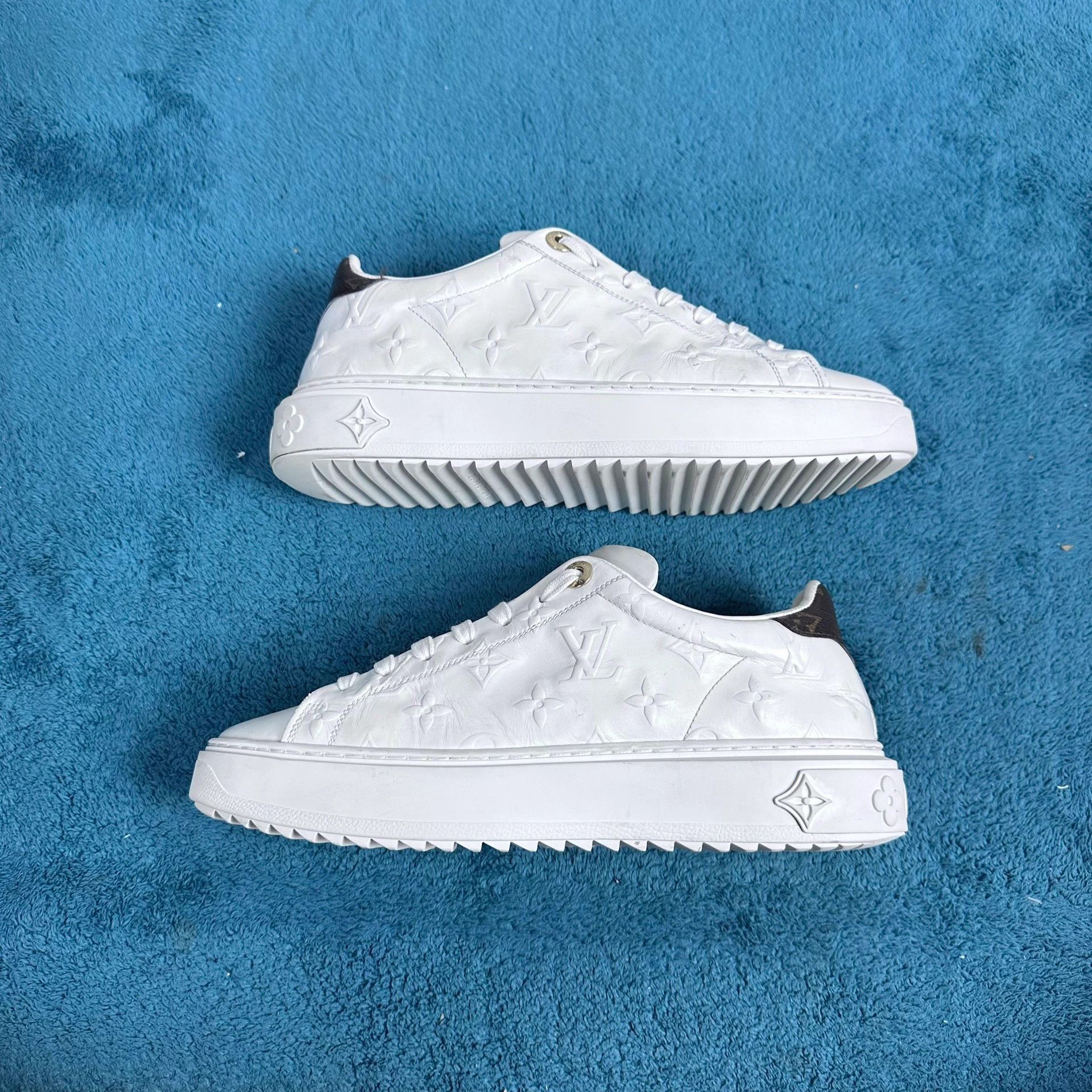 Louis Vuitton LV Time Out Low-Top Sneakers White Size US 6.5 / IT 36.5 - 2 Thumbnail