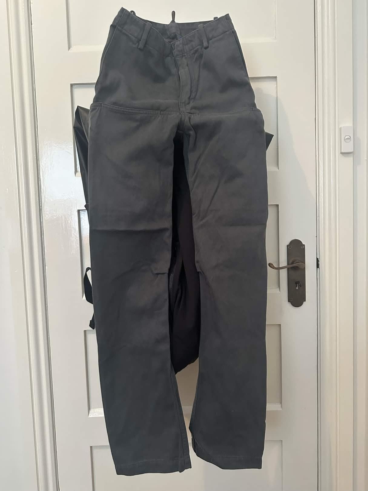 Balenciaga × Gap × Yeezy SATEEN CARGO PANTS DARK GREEN Size US 26 / EU 42 - 1 Thumbnail