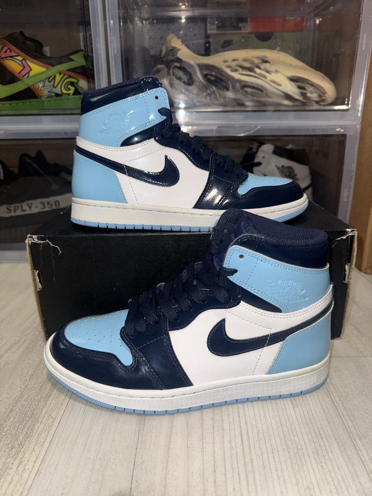 Jordan Brand Air Jordan 1 Retro High OG Patent UNC Size US 7 / IT 37 - 2 Thumbnail