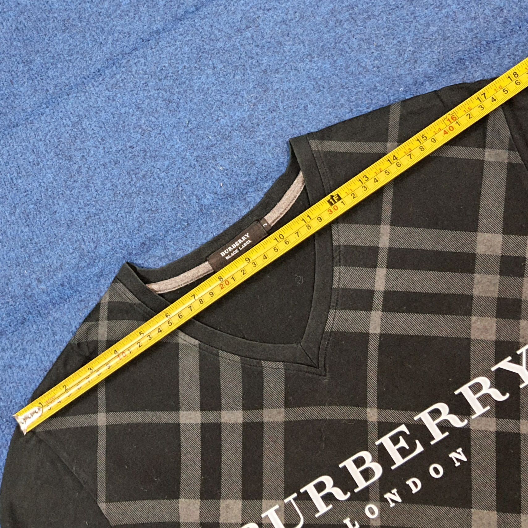 Burberry Vintage Burberry Black Label V Neck Tshirt C294N62 Size S / US 4 / IT 40 - 10 Thumbnail