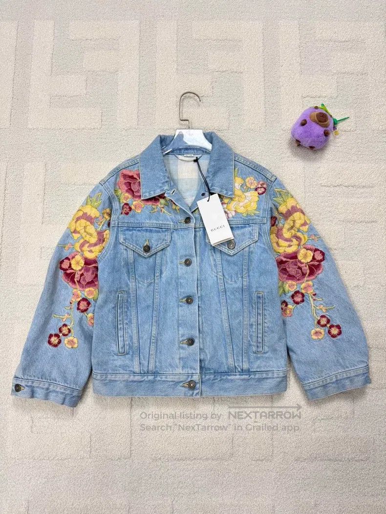 Gucci Gucci Logo printed denim jacket with blue embroidered patt Size US XXS / EU 40 - 1 Thumbnail
