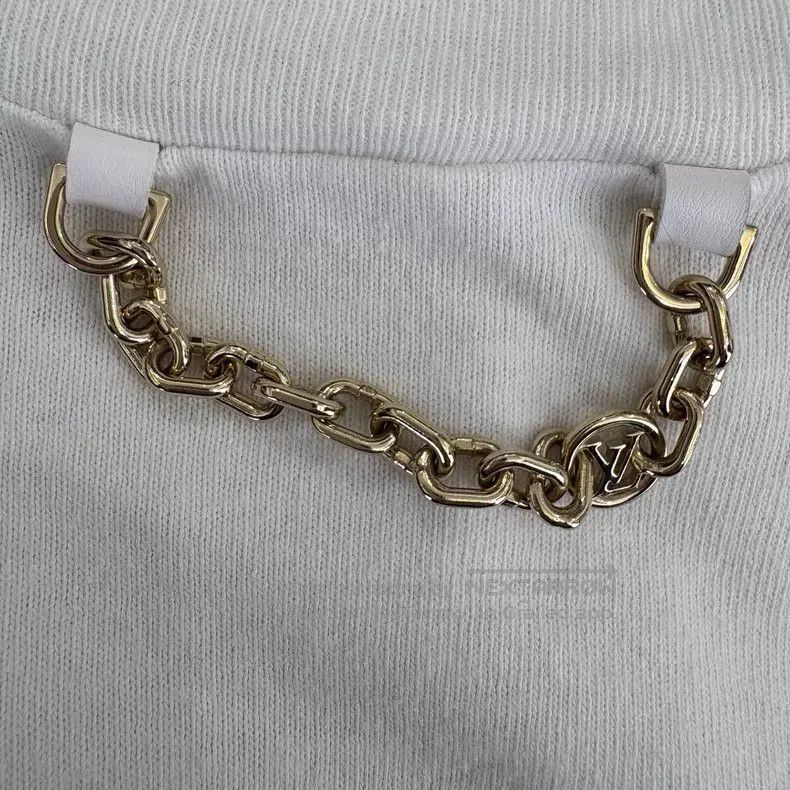 Louis Vuitton Louis Vuitton Solid Logo Label Round Neck Dragon Year Limi Size M / US 6-8 / IT 42-44 - 5 Thumbnail