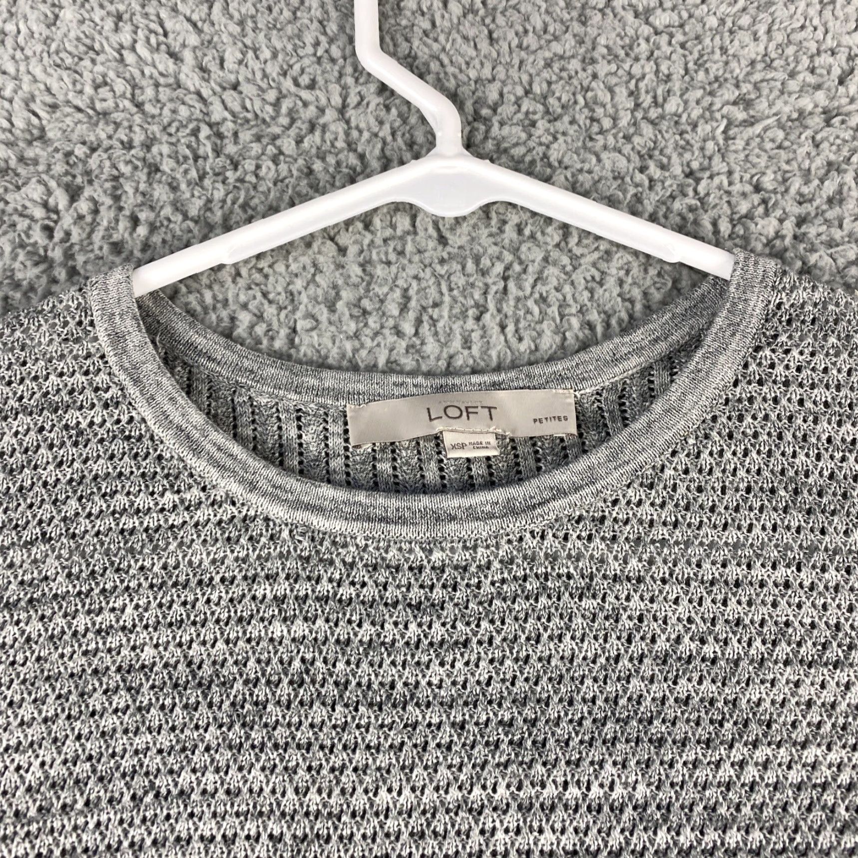 Ann Taylor Ann Taylor Loft Women’s XS Sweater Gray Knit Soft Long Sleeves / 39-24 Size XS / US 0-2 / IT 36-38 - 4 Thumbnail