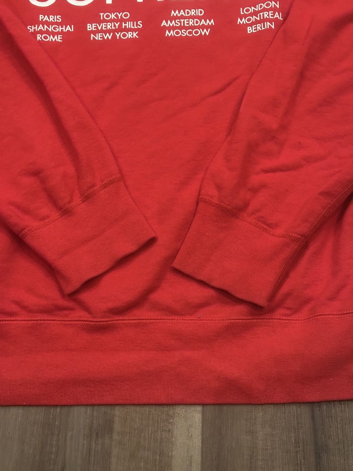 Supreme Supreme World Famous Crewneck Red size XL Size US XL / EU 56 / 4 - 3 Thumbnail