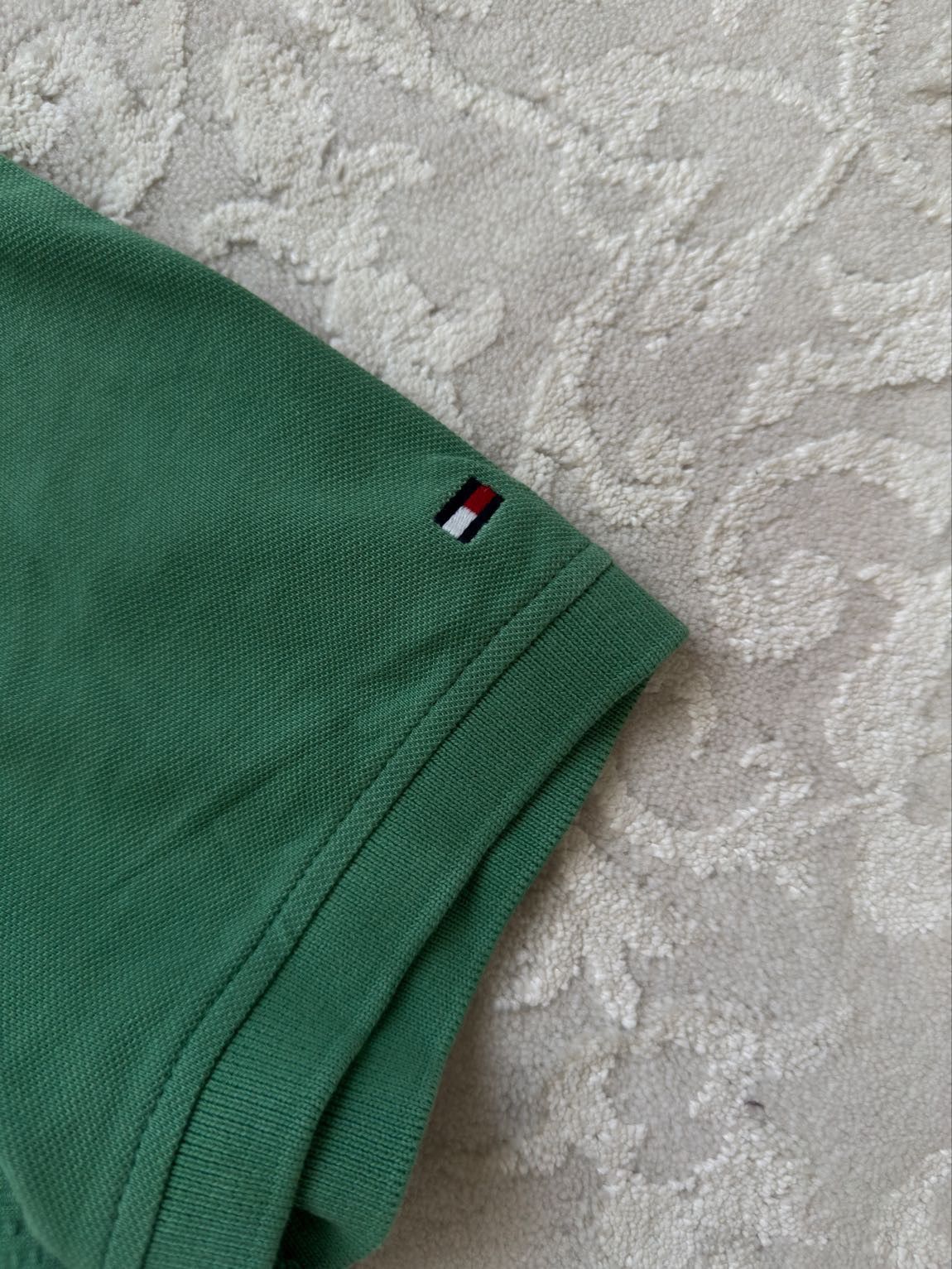 Tommy Hilfiger Tommy Hilfiger Embossed Polo Shirt Size US S / EU 44-46 / 1 - 4 Thumbnail
