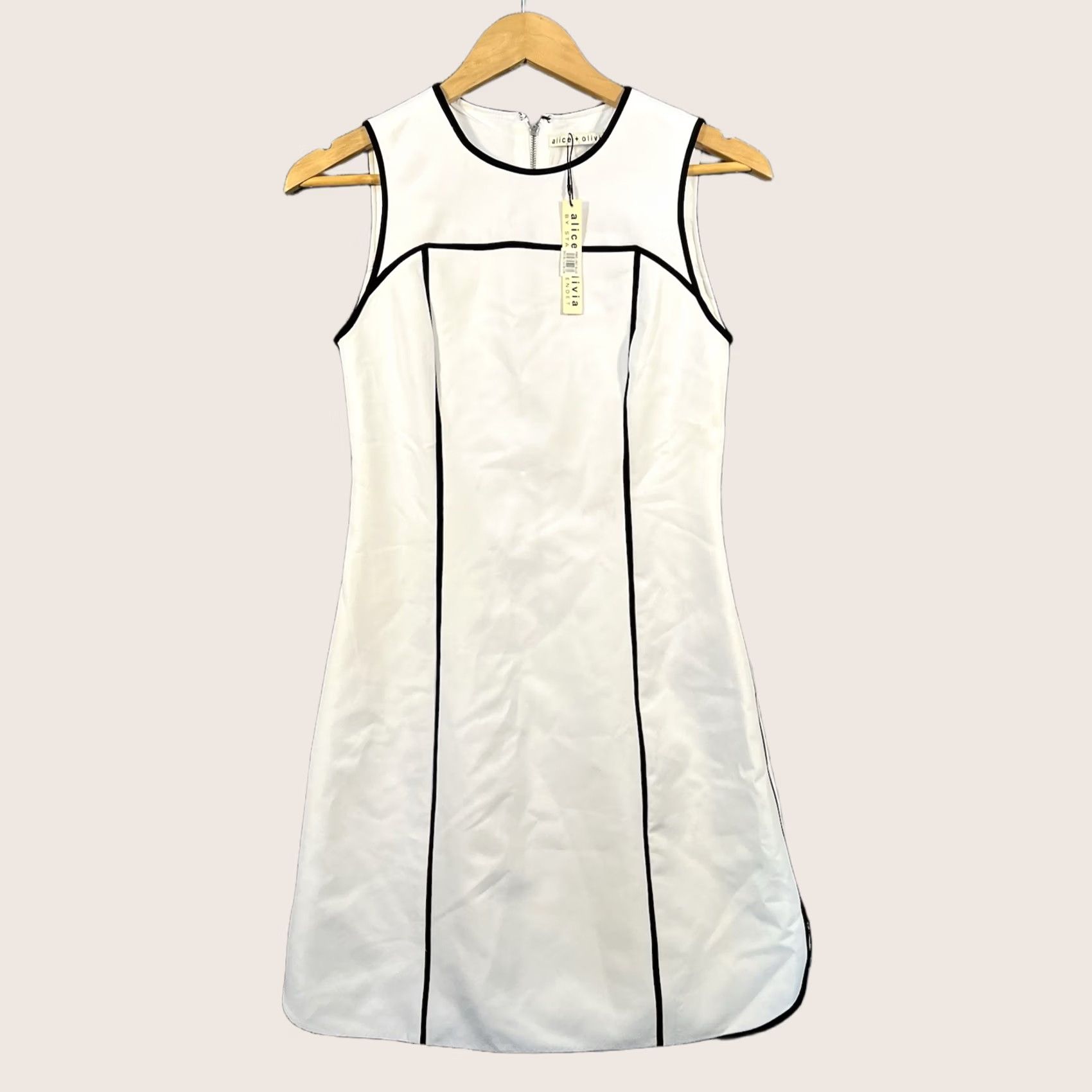 Alice + Olivia Alice + Olivia Emilee Sheath Dress Sleeveless White Size 2 NWT MSRP 30 Party Cocktail Short 文字?? Size XS / US 0-2 / IT 36-38 - 1 Thumbnail