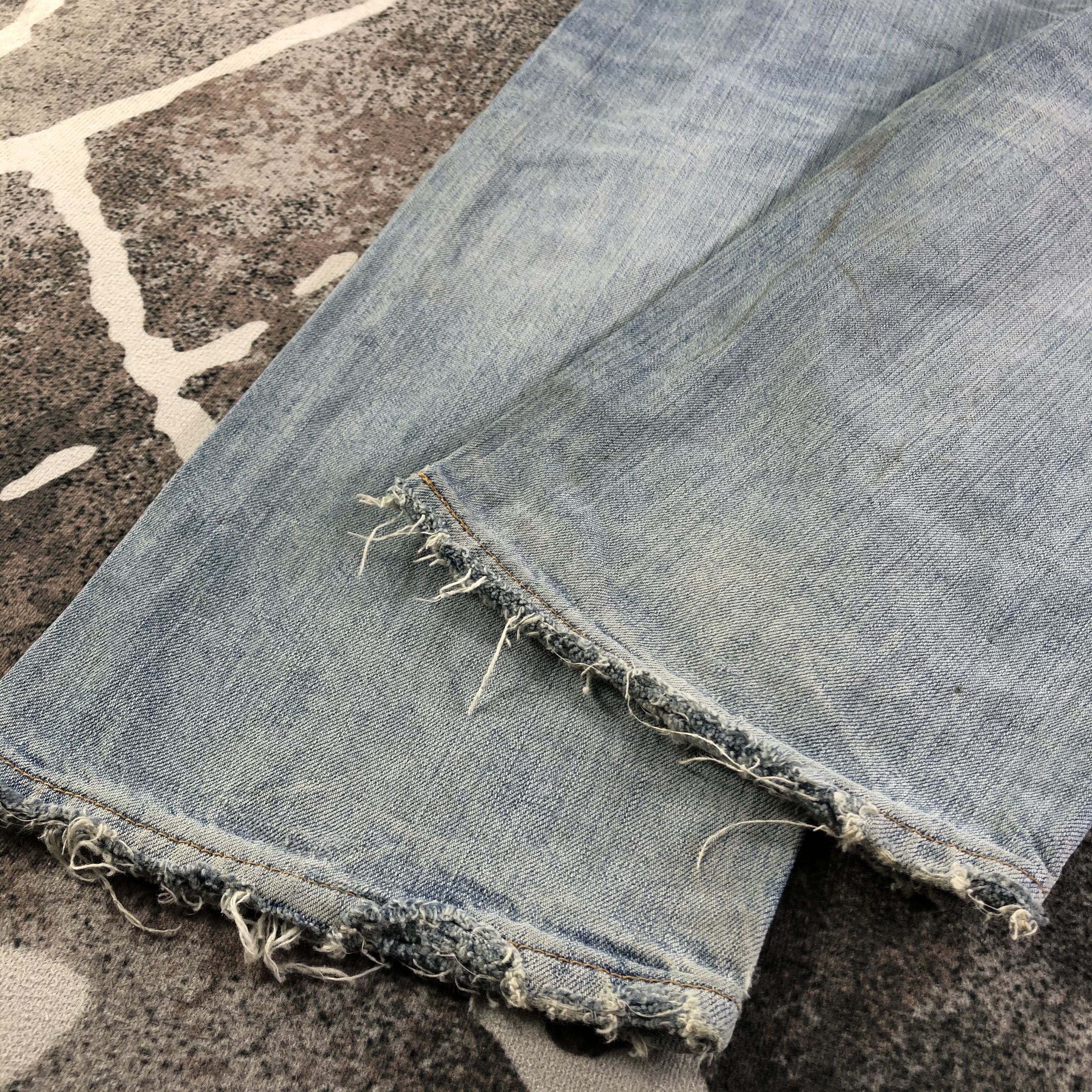 Levi's Vintage Levis 501 Jeans Dirty Ripped Denim KJ2501 Size US 31 - 6 Thumbnail