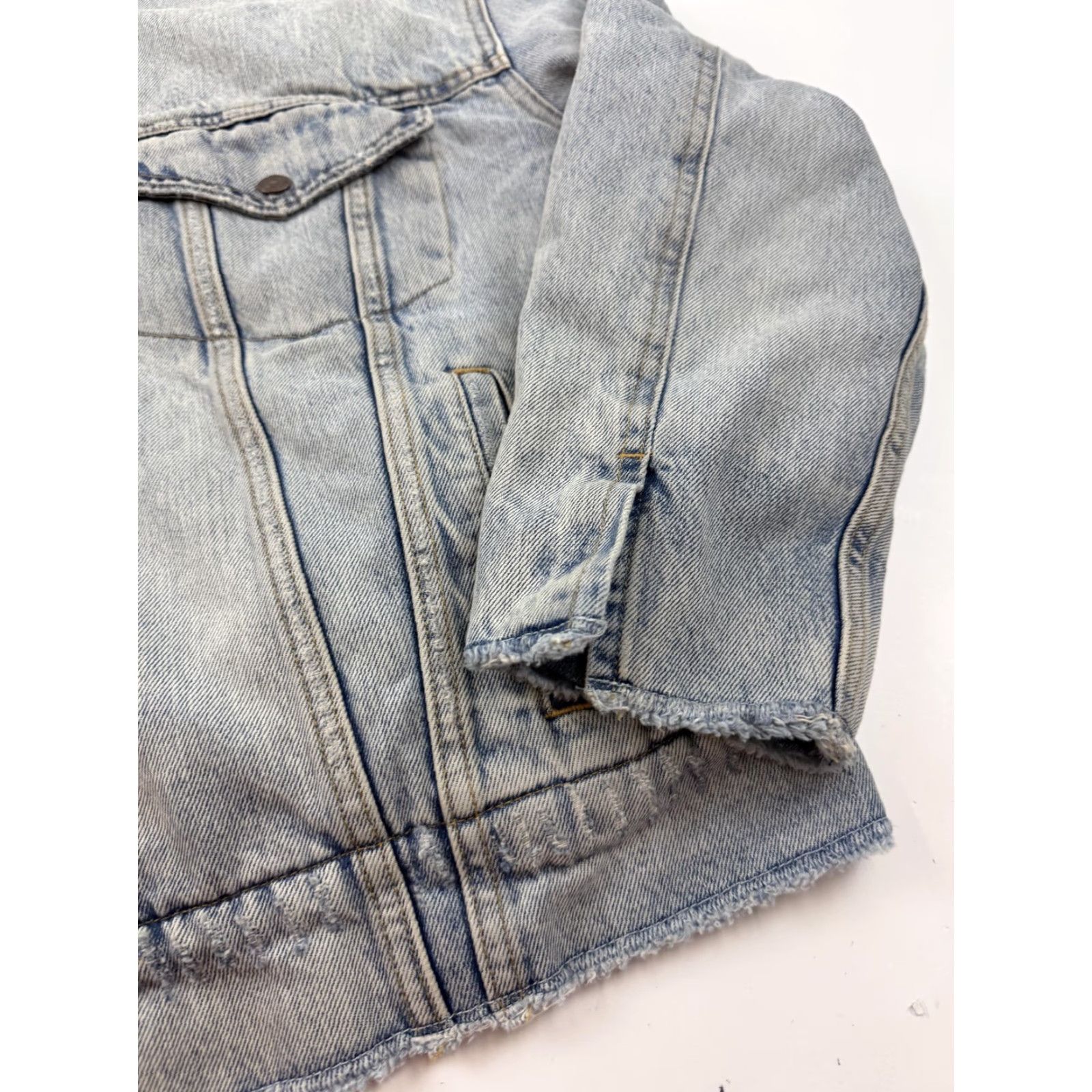 Levi's Levi's Jacket Bomber Denim Trucker Western Womens Medium Blue Sherpa Lined Pockets Collared Insulated Short Winter Size M / US 6-8 / IT 42-44 - 4 Thumbnail
