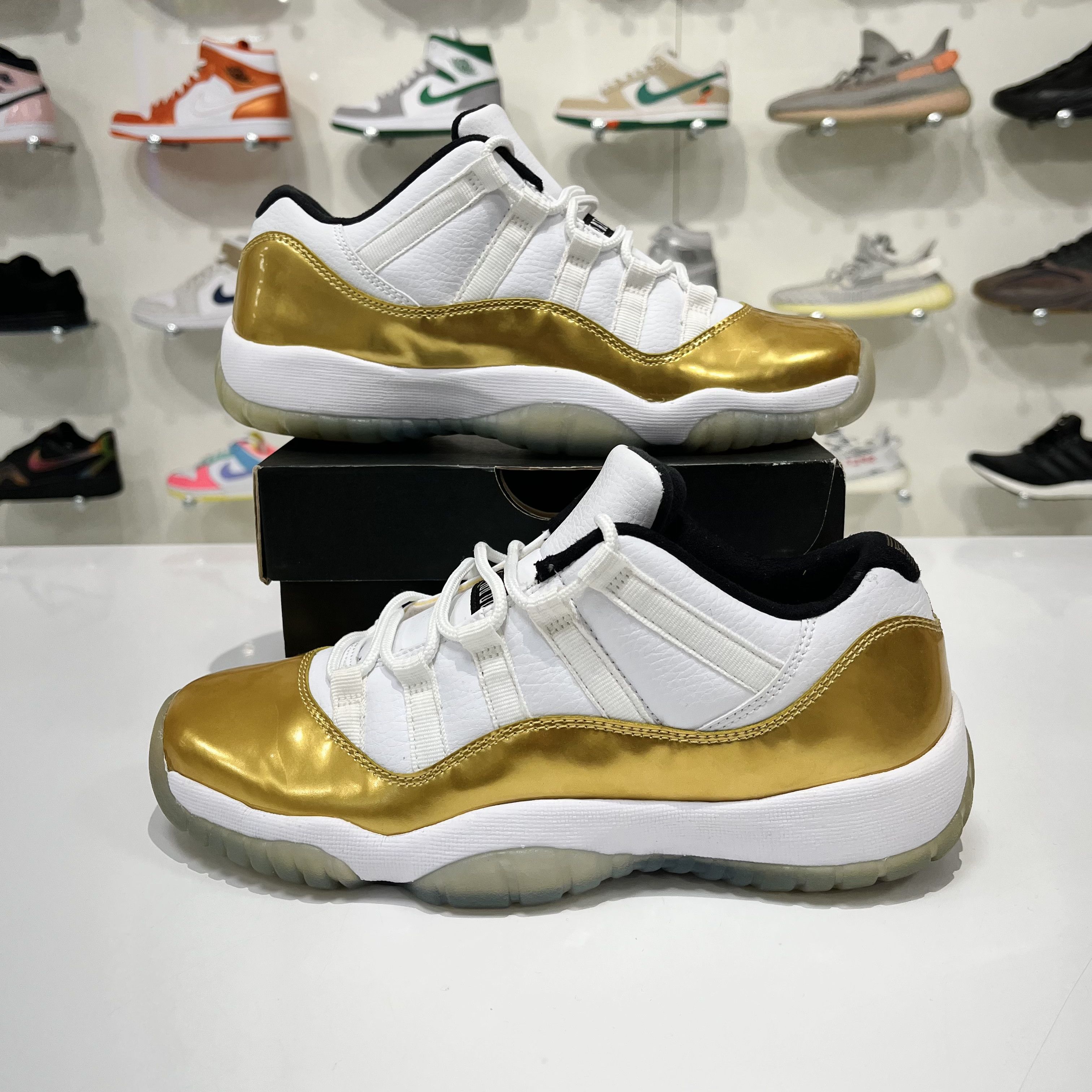 Nike Air Jordan 11 Retro Low Closing Ceremony (GS) Size US 6.5 / EU 39-40 - 1 Thumbnail