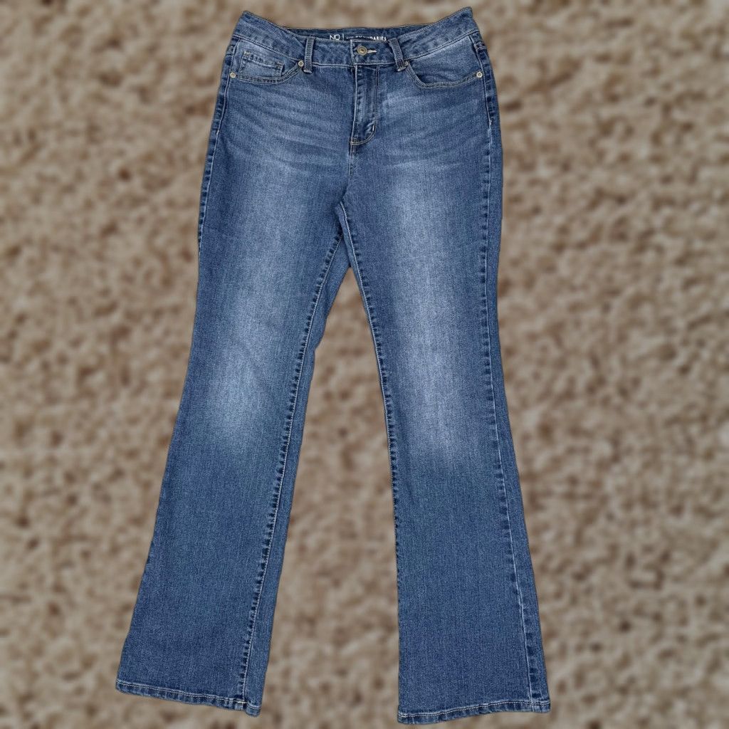 Vintage No Boundaries Jeans Bootcut Juniors 11 Blue Med Wash Mid Rise Stretch 29x31 Womens Size 32" / US 10 / IT 46 - 1 Thumbnail