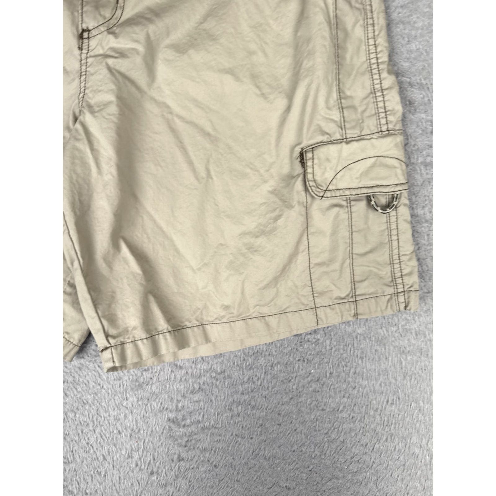 Vintage Columbia Cargo Shorts Womens 12 Beige Twill Hiking 8 Inseam Pockets Outdoor Size 34" / US 12 / IT 48 - 2 Thumbnail