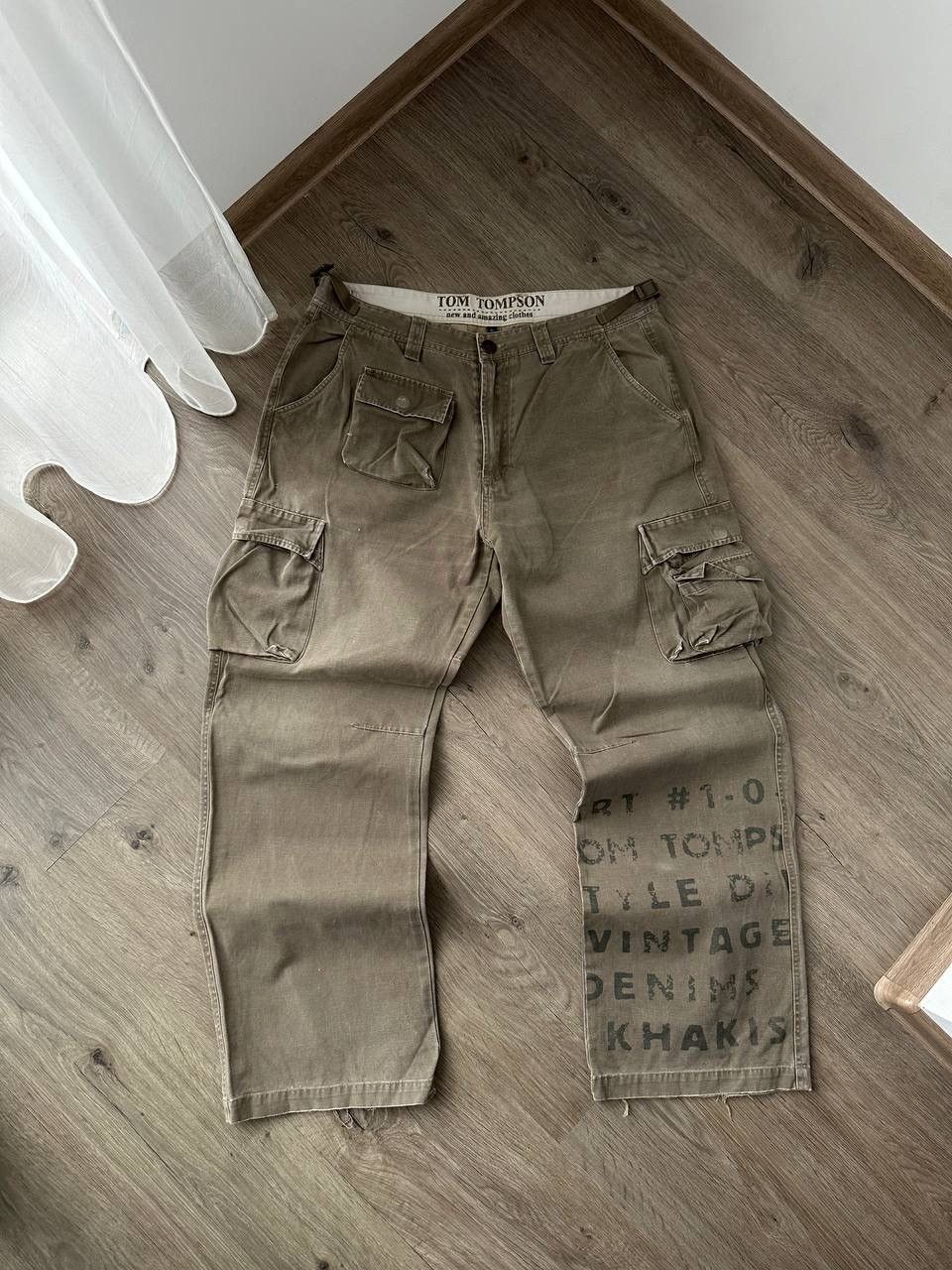 Japanese Brand × Vintage Vintage Japanese Cargo Baggy Pocket Distressed Beige Pants Size US 34 / EU 50 - 1 Thumbnail
