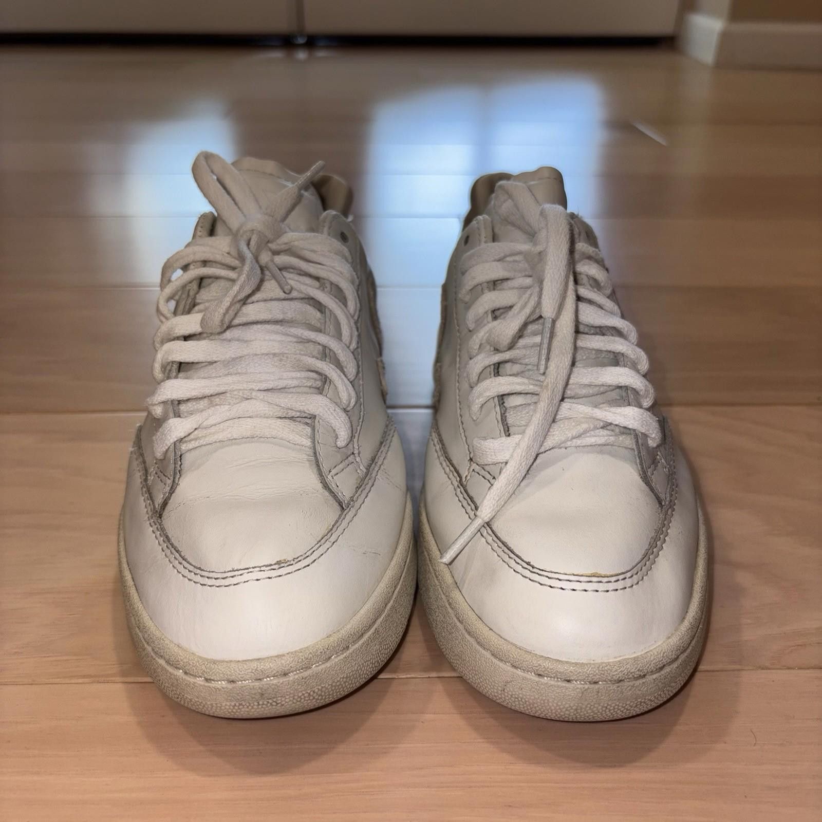 Veja Veja V-12 Women’s Size 9 White Sable Leather Sneakers Size US 9 / EU 42 - 5 Thumbnail