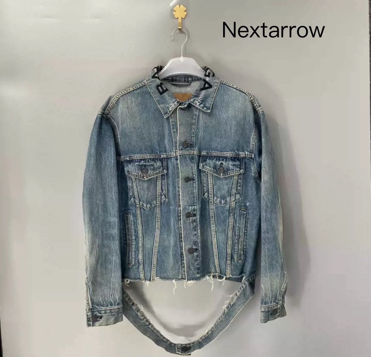 Balenciaga Balenciaga blue denim jacket with worn collar logo jacket Size US S / EU 44-46 / 1 - 1 Thumbnail