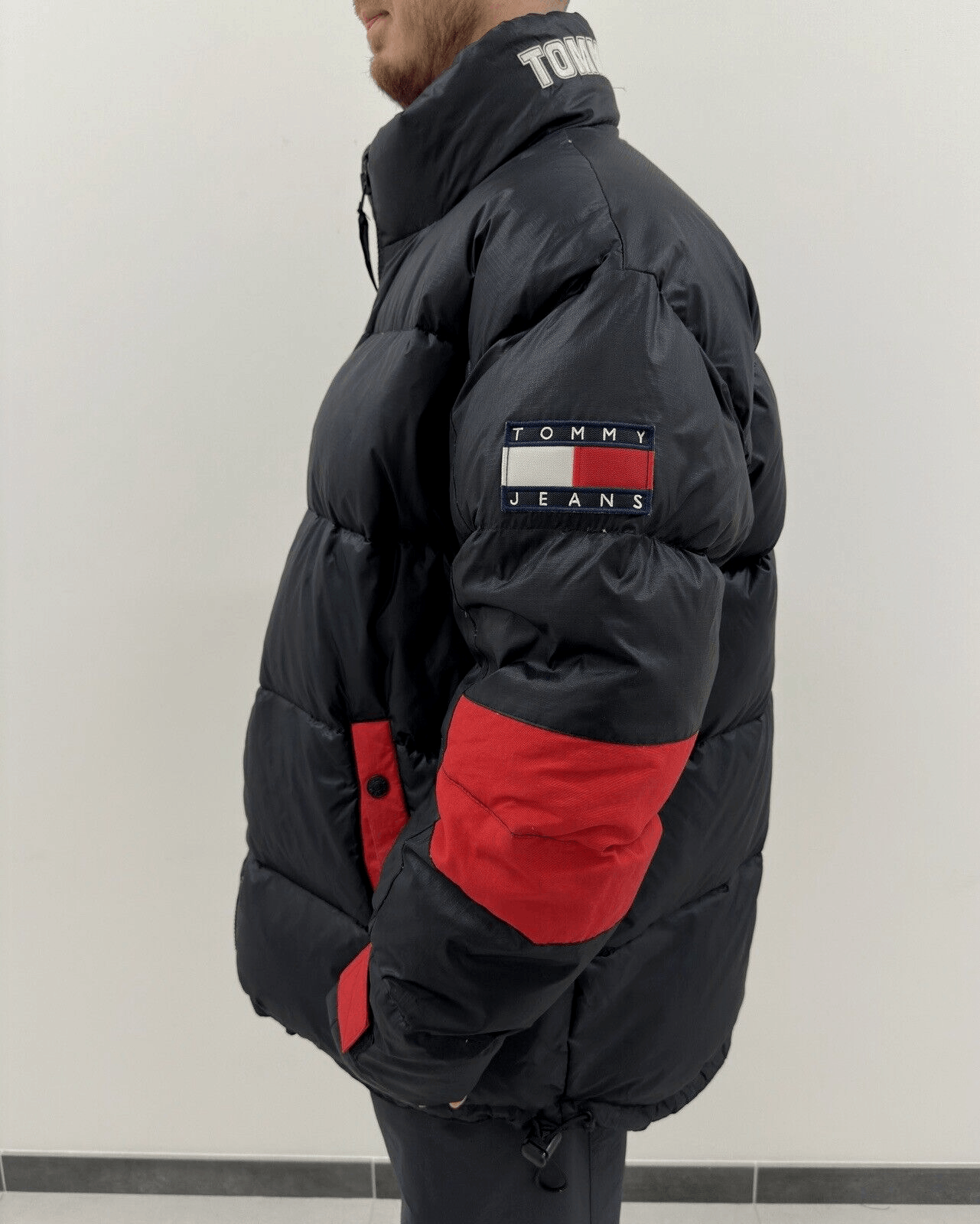Tommy Hilfiger Vintage Tommy Hilfiger Jeans Puffer Down Jacket Mens Arctic Size US XL / EU 56 / 4 - 2 Thumbnail