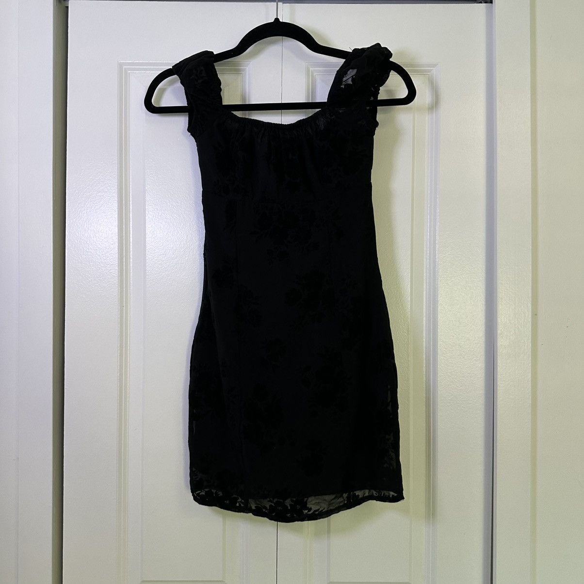 PRINCESS POLLY Princess Polly Black Velvet Overlay Mini Dress Size 0 Size XS / US 0-2 / IT 36-38 - 3 Thumbnail
