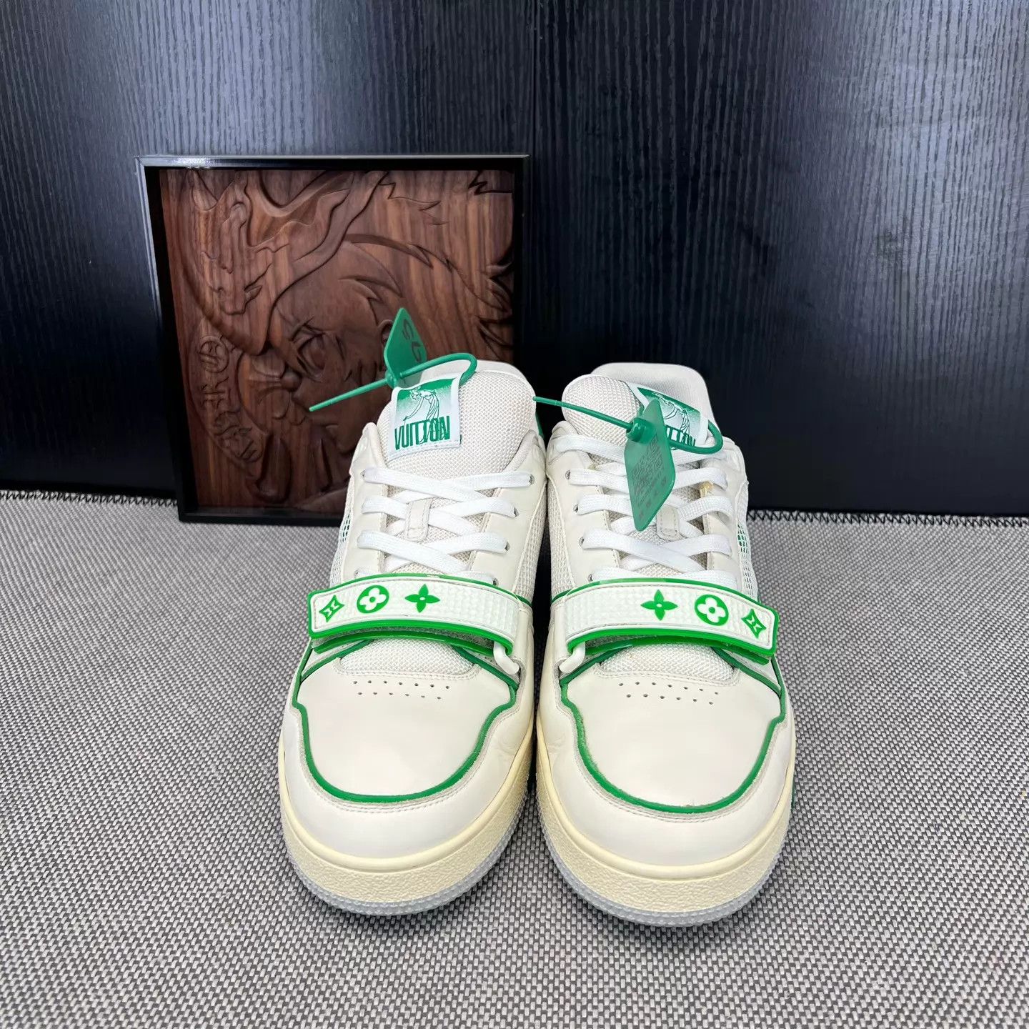 Louis Vuitton LV Trainer White Green Velcro 8.5/42.5 99 New Size US 9.5 / EU 42-43 - 2 Thumbnail