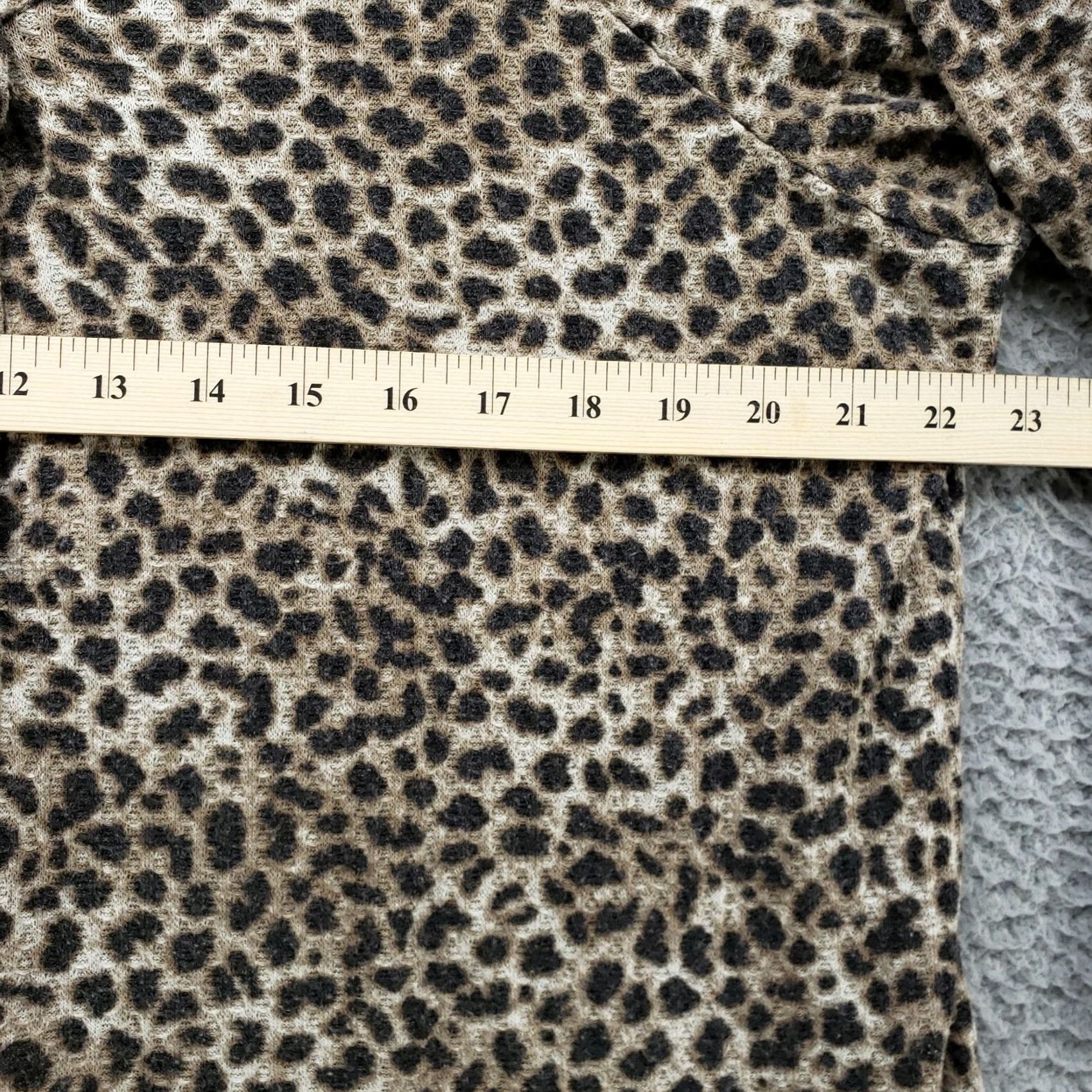 Torrid Torrid Womens Top Size 2X Leopard Chetah Animal Print Snap Up Neck Popover Size XXL / US 16-18 / IT 52-54 - 4 Thumbnail