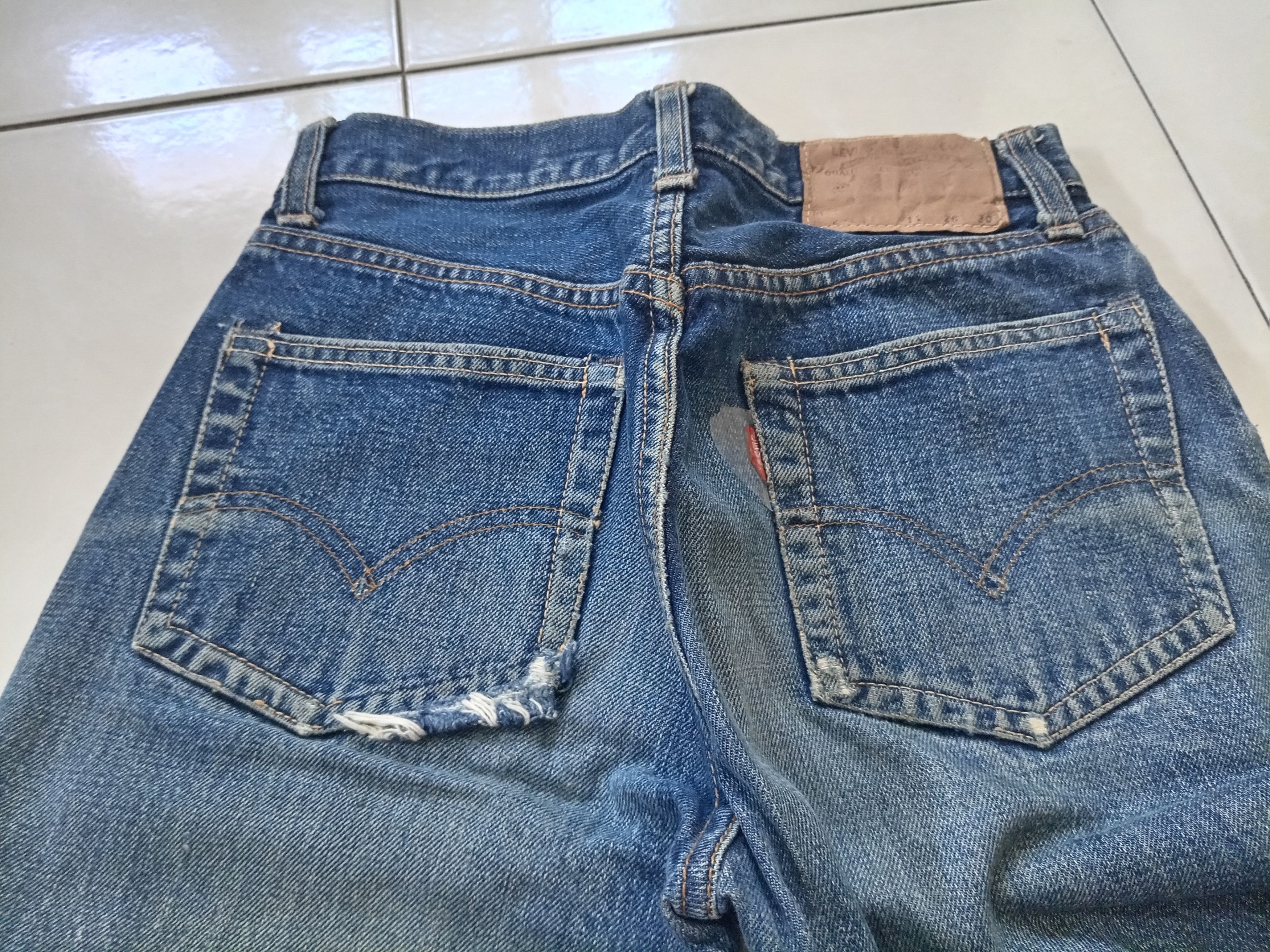 Levi's Vintage 70's levis 302 big E kids size 24 inc Size US 26 / EU 42 - 15 Thumbnail