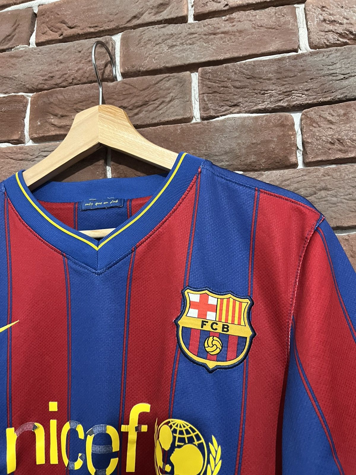 Nike Rare Vintage FC Barcelona Y2K Red Jersey Nike Swoosh Soccer Size US M / EU 48-50 / 2 - 4 Thumbnail