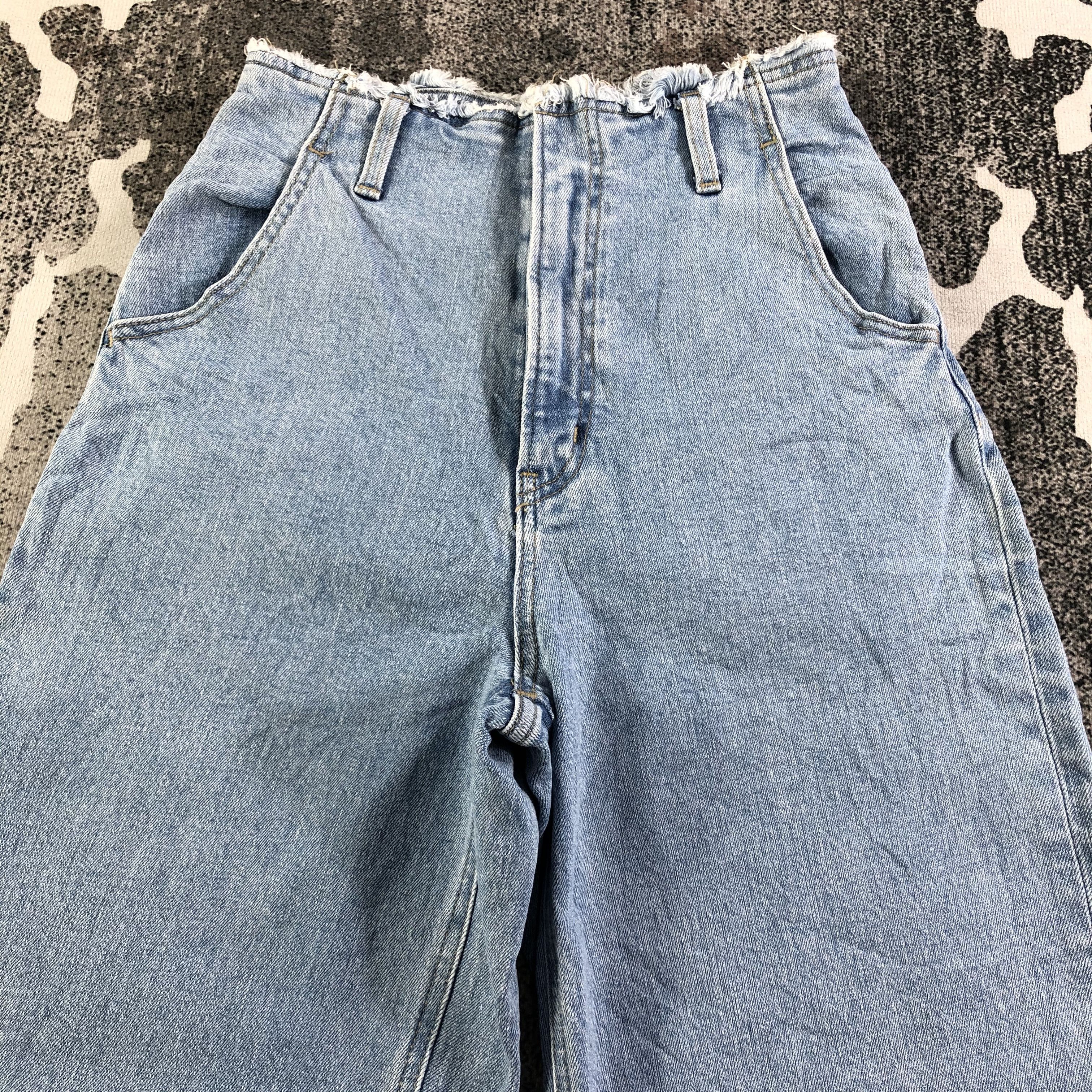 Japanese Brand Japanese Brand Medium Wash Flared Jeans KJ1986 Size 25" / US 0 / IT 36 - 3 Thumbnail