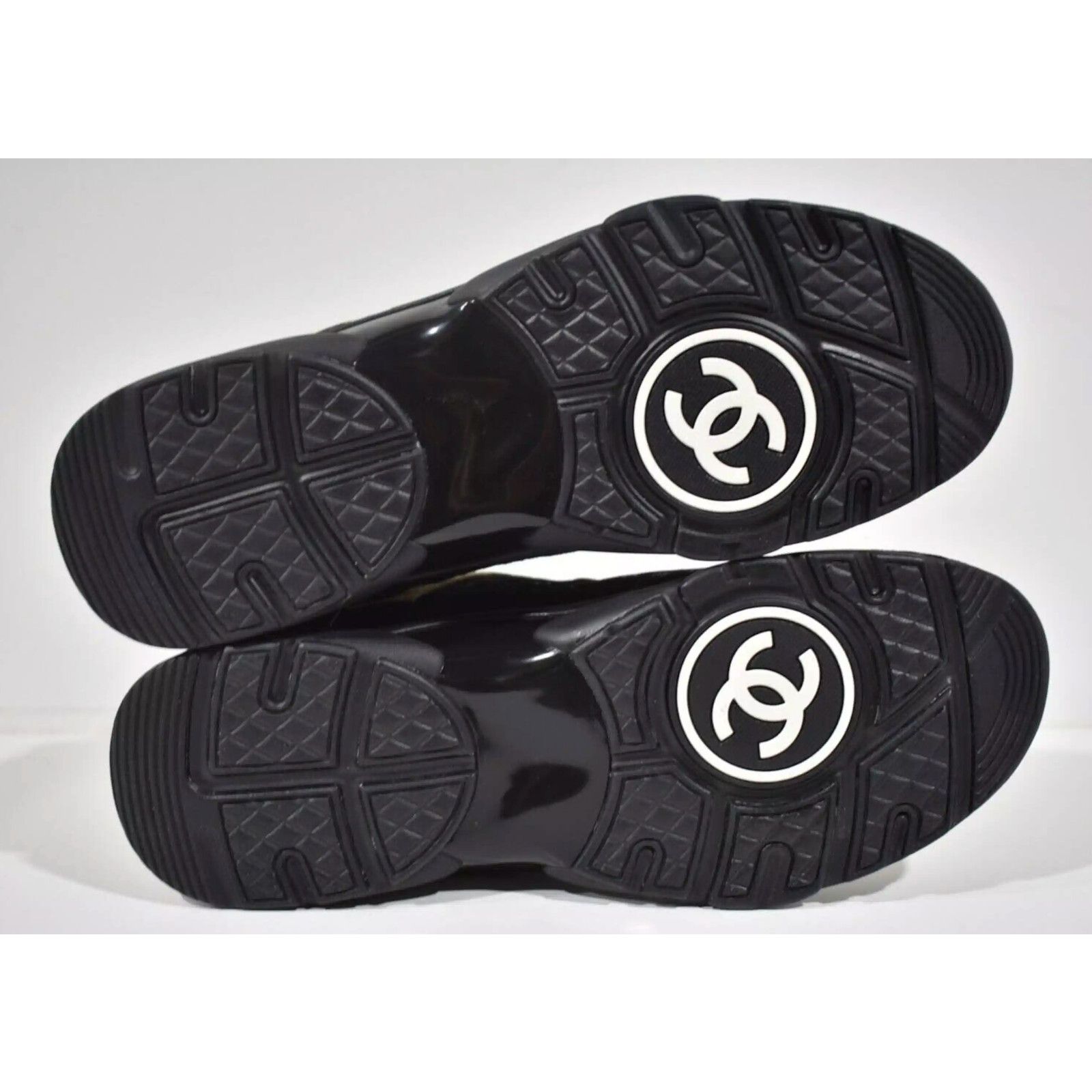 Chanel Chanel Suede CC Logo Low Top Lace Up Trainer Sneaker 44 11 Size US 11 / EU 44 - 9 Thumbnail