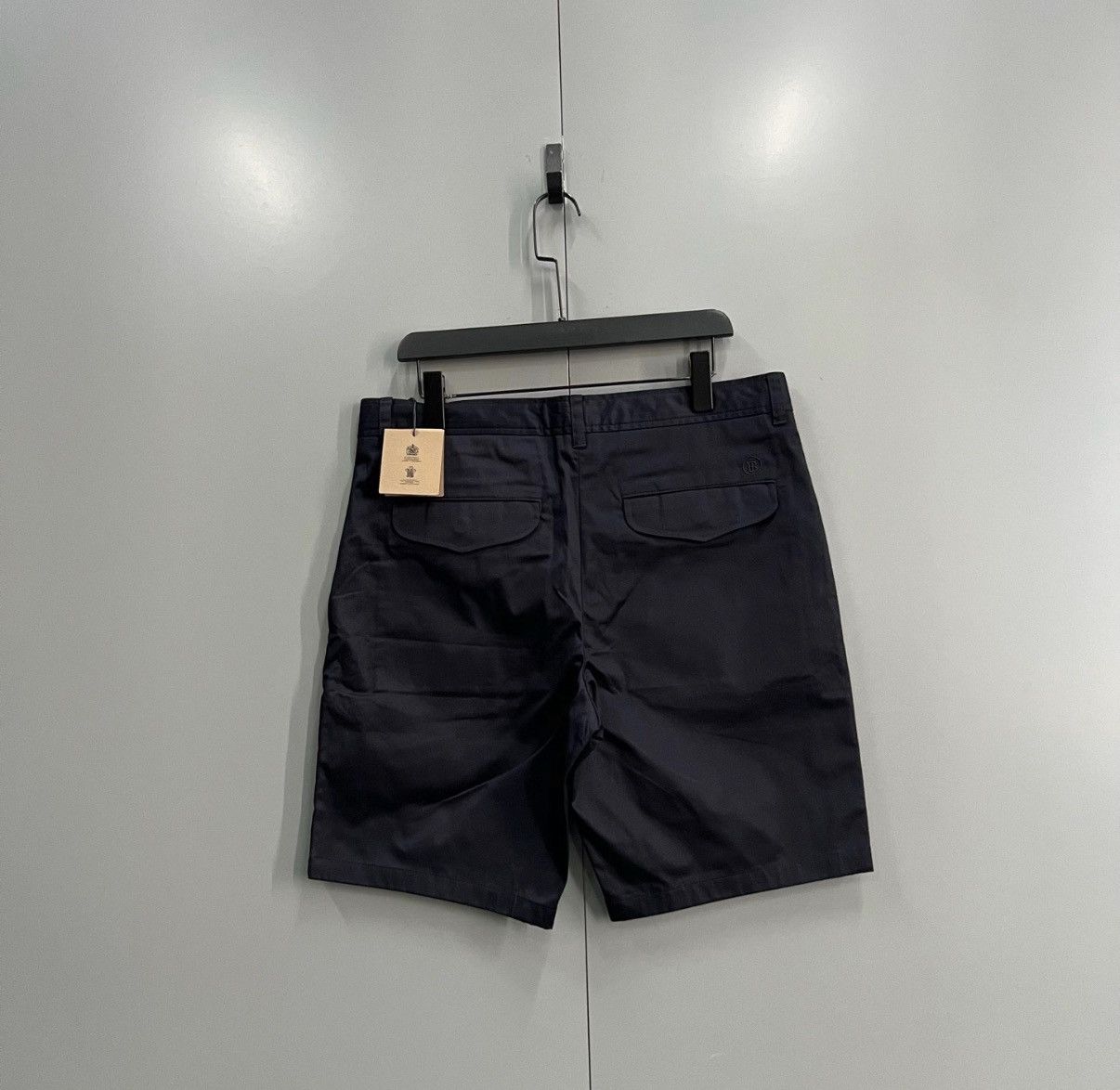 Burberry Burberry Solid Straight-Leg Shorts J41 Size US 34 / EU 50 - 2 Thumbnail