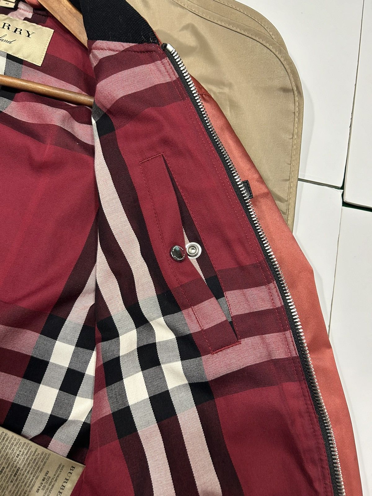 Burberry × Vintage burberry red vintage bomber jacket Size US S / EU 44-46 / 1 - 5 Thumbnail