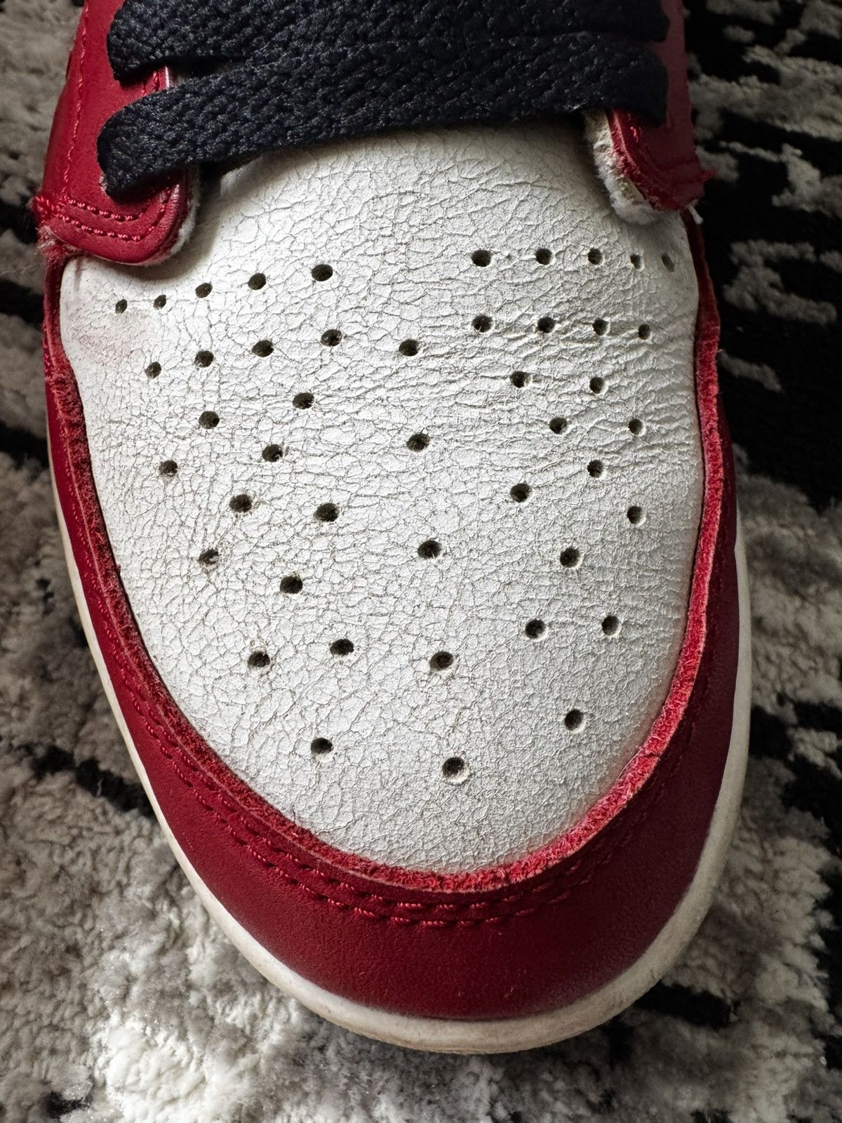 Nike Air Jordan 1 Retro High OG 'Chicago Lost & Found' Sample Size US 12 / EU 45 - 11 Thumbnail