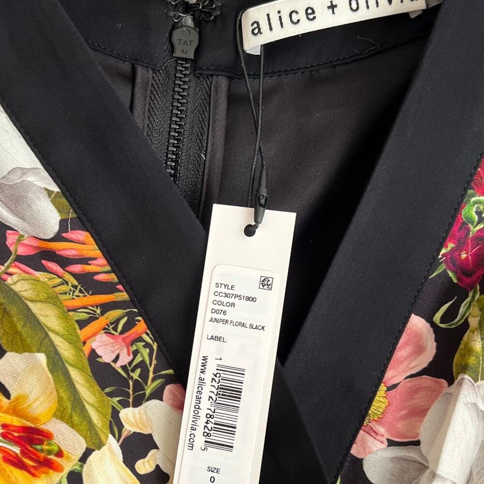 Alice + Olivia Alice + Oliva Walda Black Floral-Print Satin Jumpsuit, US0 Size 26" / US 2 / IT 38 - 13 Thumbnail