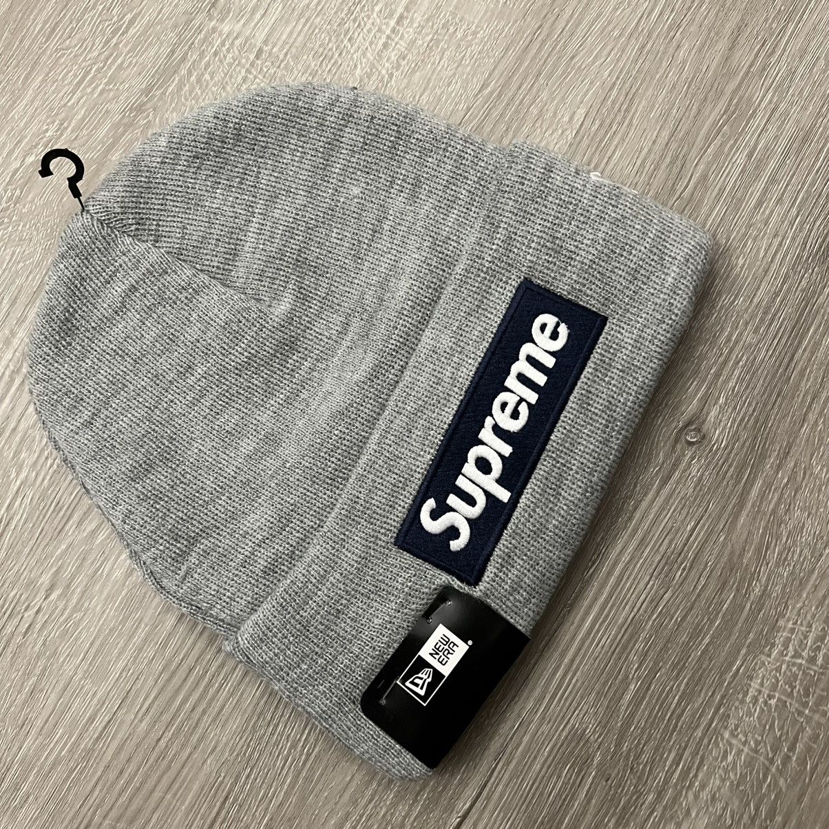 New Era × Supreme Supreme New Era Box Logo Beanie FW25 Grey Size ONE SIZE - 1 Thumbnail