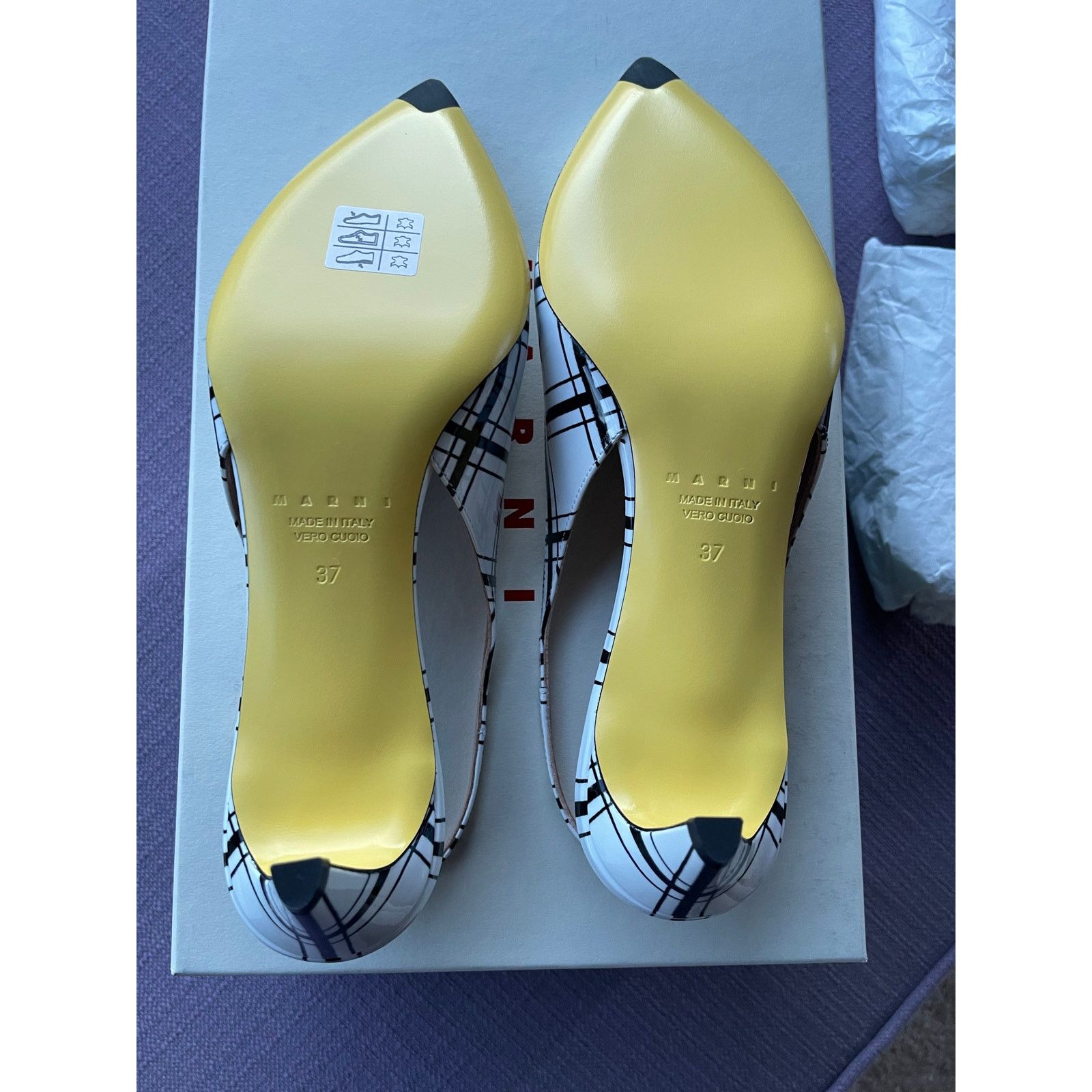 Marni Marni Rhythm Slingback in White/Black NWT size 37 RUNWAY Size US 7 / IT 37 - 4 Thumbnail