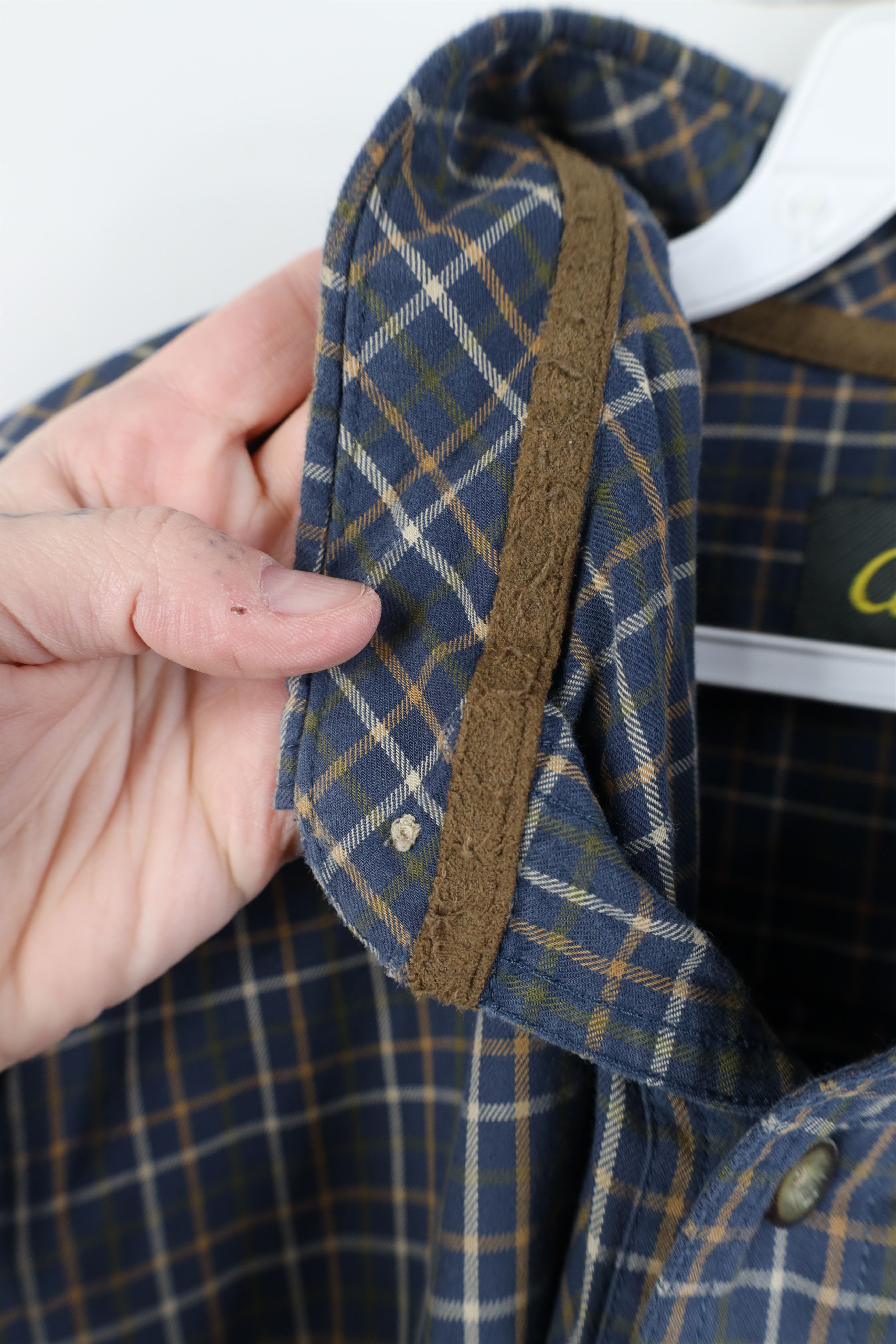 Cabelas Vintage Cabelas Flannel Collared Button Down Shirt Plaid Size US XL / EU 56 / 4 - 8 Thumbnail