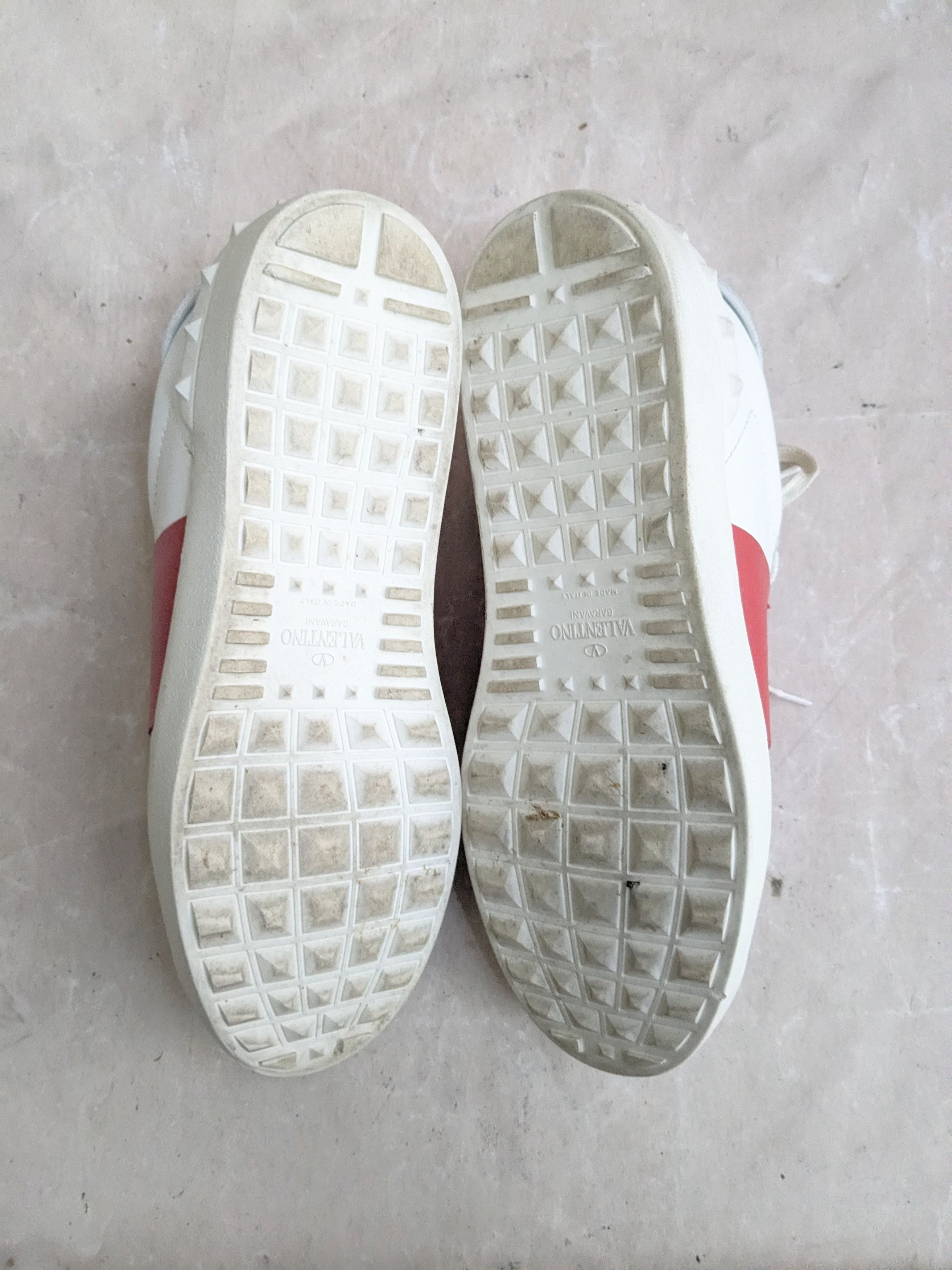 Valentino Valentino Rockstud Sneakers 9 42 Red White Low Tops Size US 9 / EU 42 - 16 Thumbnail