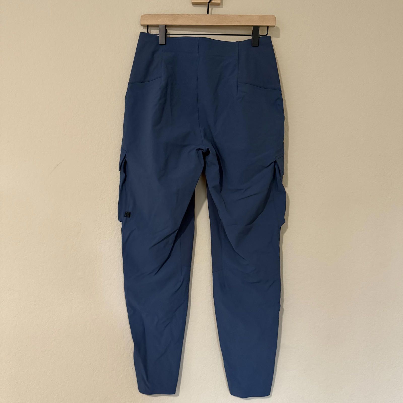 Lululemon Lululemon Joggers Women's Blue Cargo Reykur Ankle Zip Size 32" / US 10 / IT 46 - 2 Thumbnail