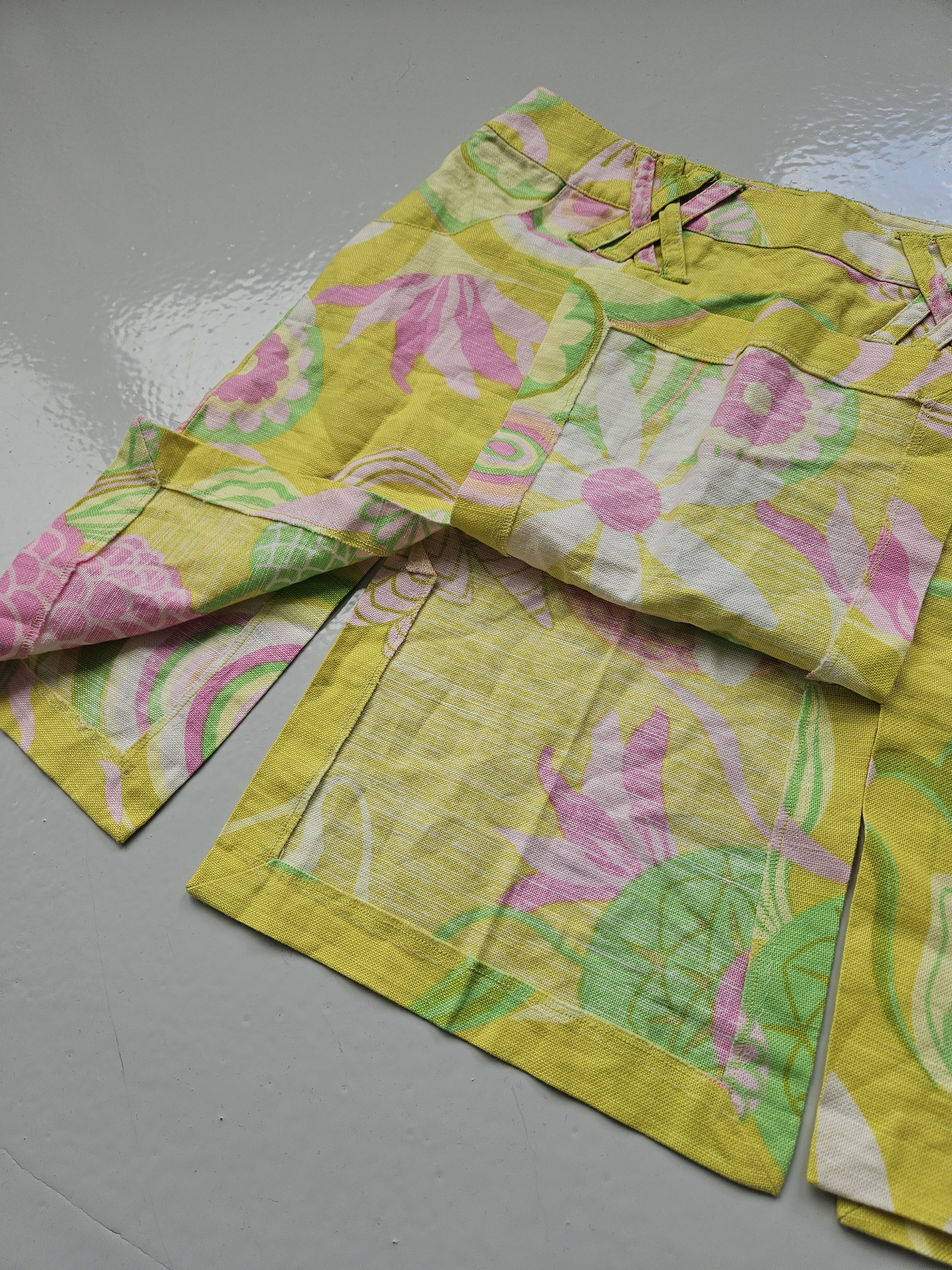 Dolce & Gabbana Dolce & Gabbana floral print linen & cotton mini skirt Size 26" / US 2 / IT 38 - 6 Thumbnail