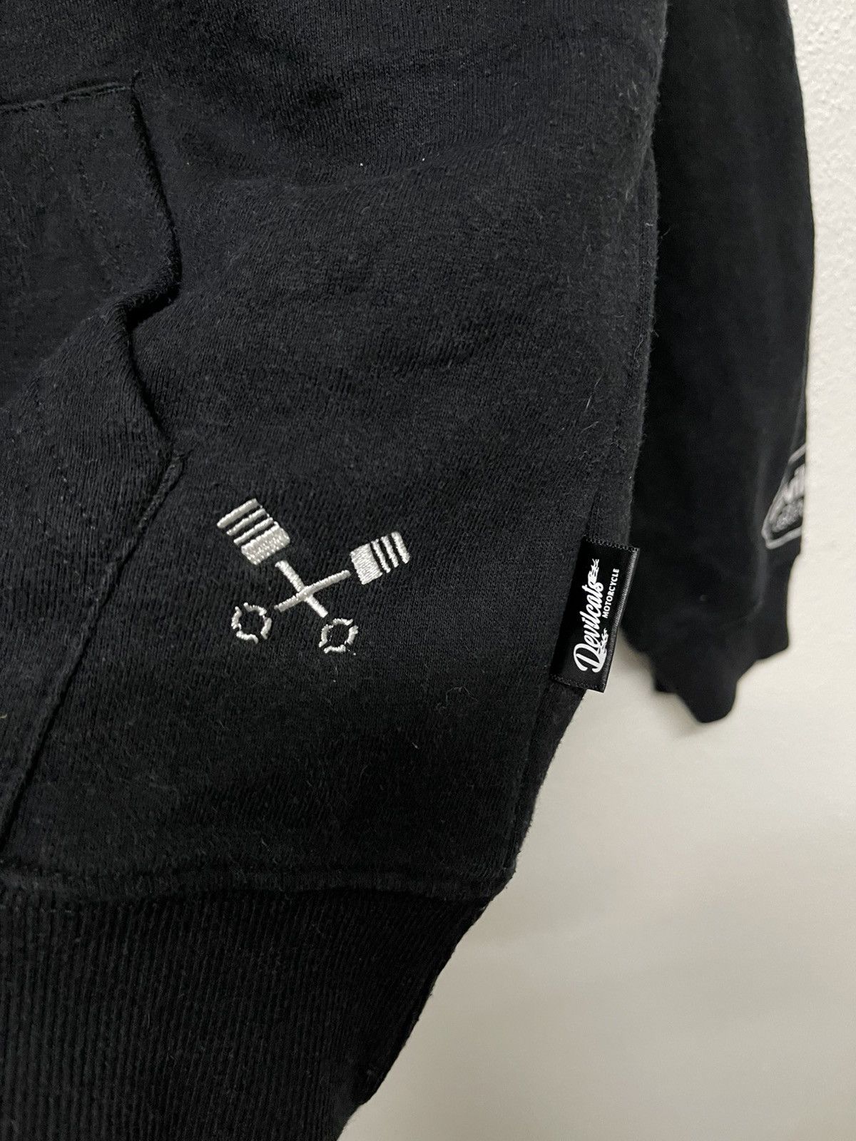 If Six Was Nine 2000s DEVILCATS BLACK MOTORCYCLE PULLOVER HOODIE Size US M / EU 48-50 / 2 - 7 Thumbnail