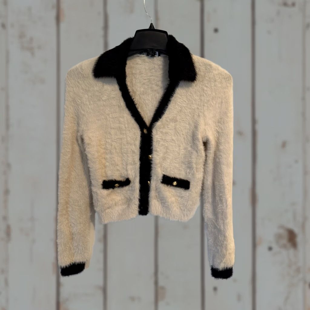 Express VINTAGE Express Cardigan Women XS Ivory Tipped Faux Fur Button Sleeve Long Solid Classic Coquette Preppy Novelty Style Sweater Size XS / US 0-2 / IT 36-38 - 1 Thumbnail