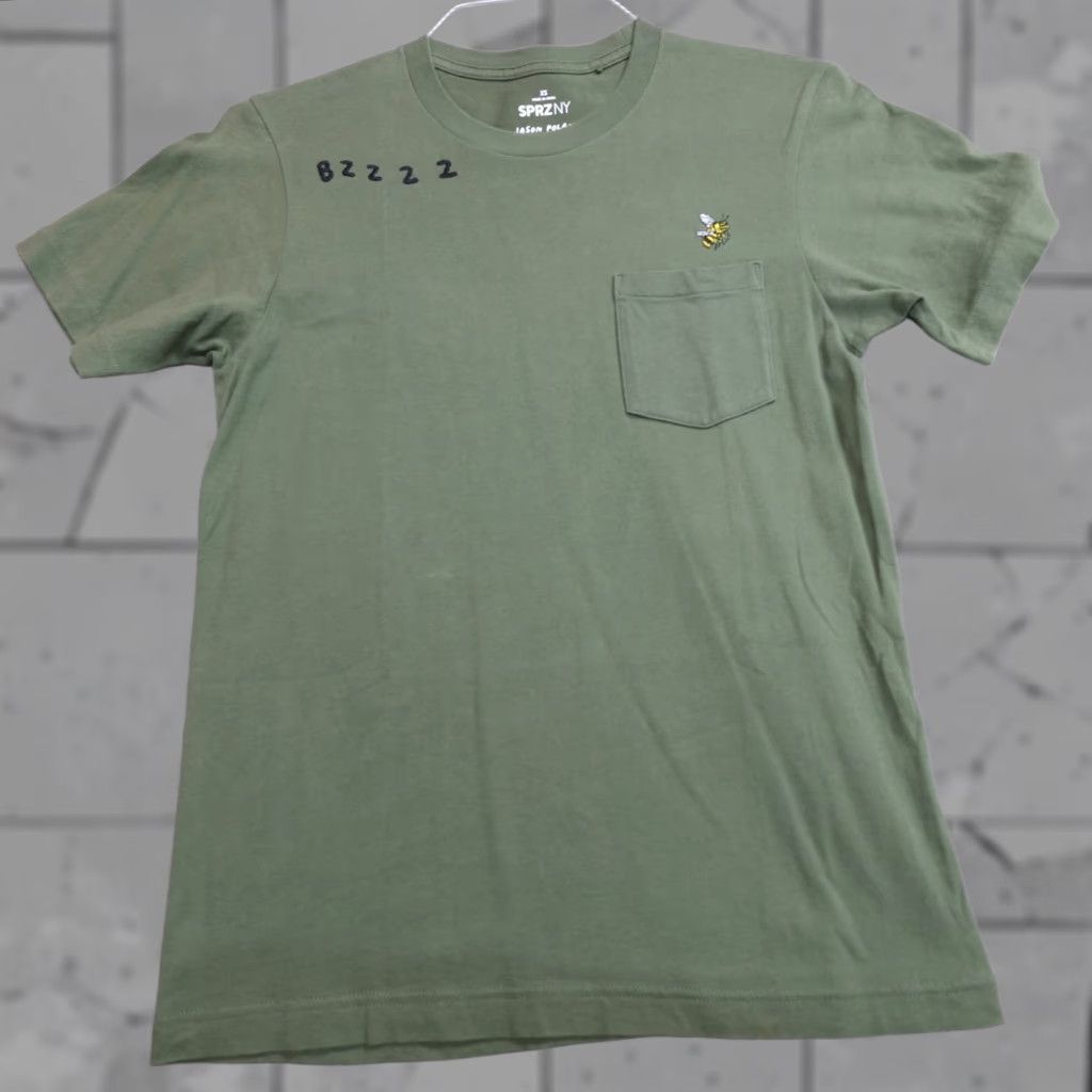 Uniqlo Uniqlo Shirt XS Green Pocket Bee Embroidered Size US XS / EU 42 / 0 - 1 Thumbnail