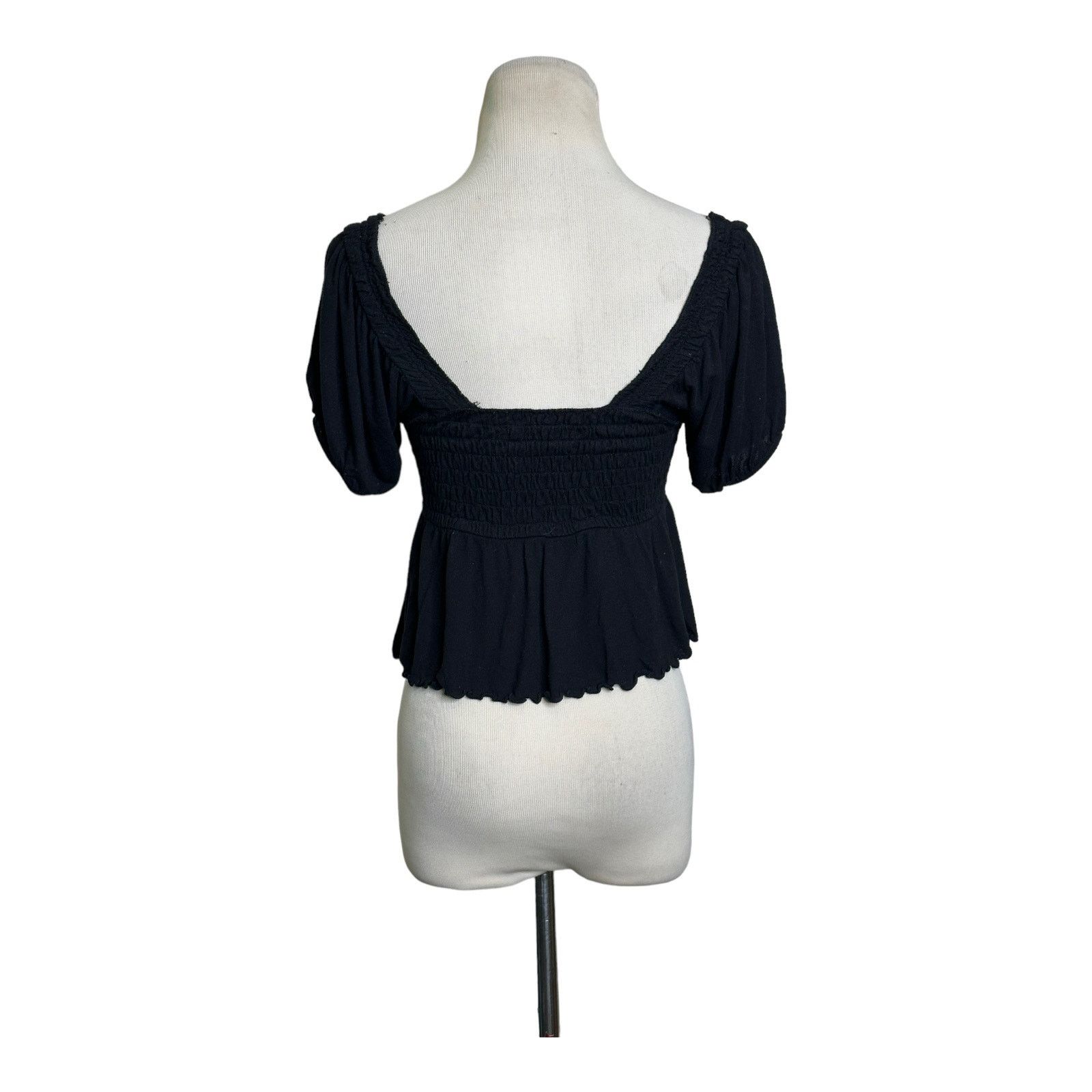 Urban Outfitters Urban Outfitters Cropped Short Sleeves Top size Small Size S / US 4 / IT 40 - 10 Thumbnail