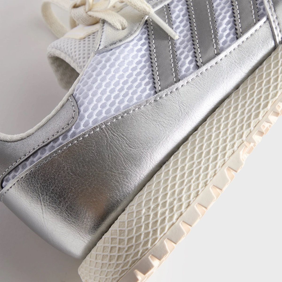 Adidas × Kith Kith for adidas New York WHITE NAVY BLAZER SILVER METALLIC Size US 8 / EU 41 - 8 Thumbnail