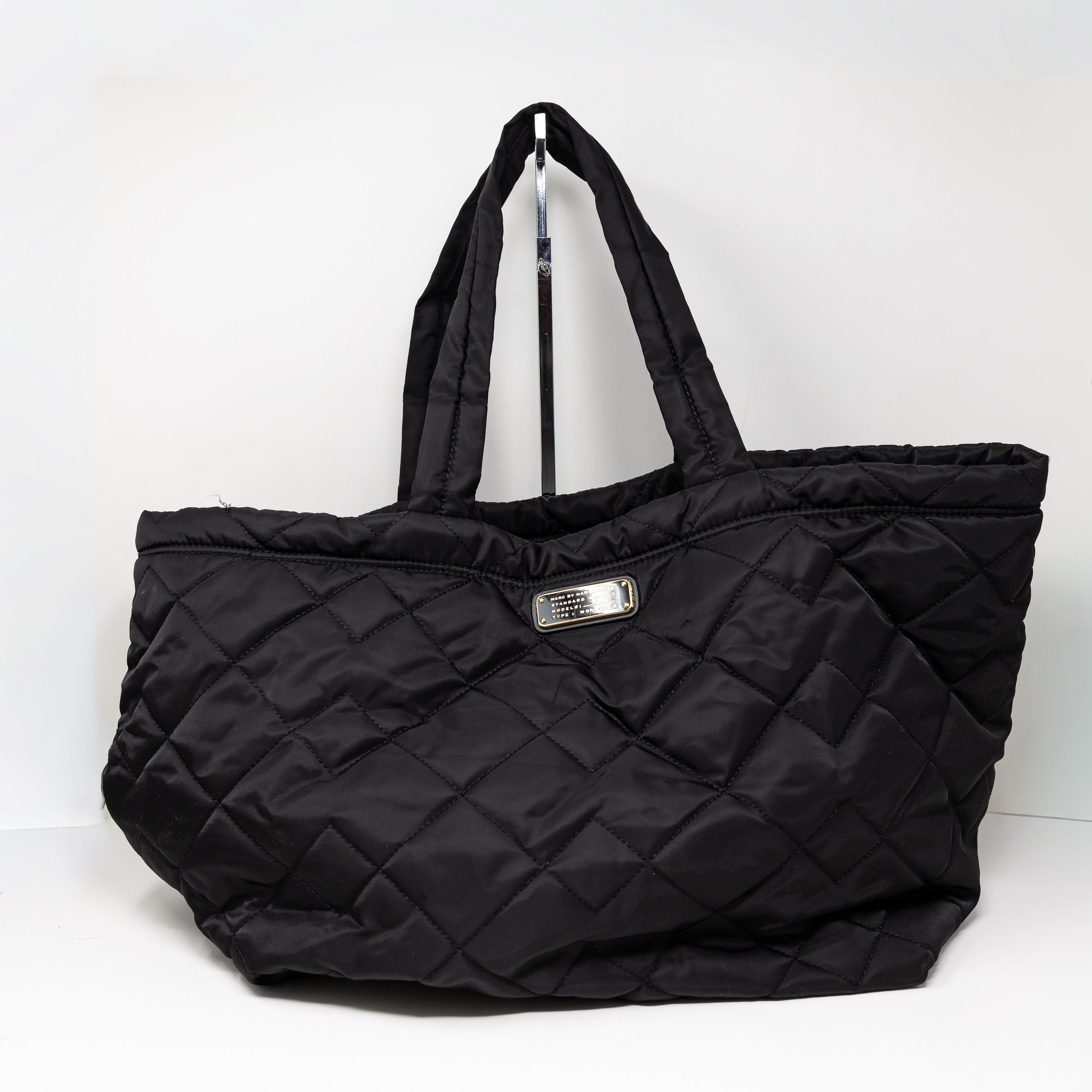 Marc Jacobs Marc Jacobs Large Nylon Water Resistant Size ONE SIZE - 1 Thumbnail
