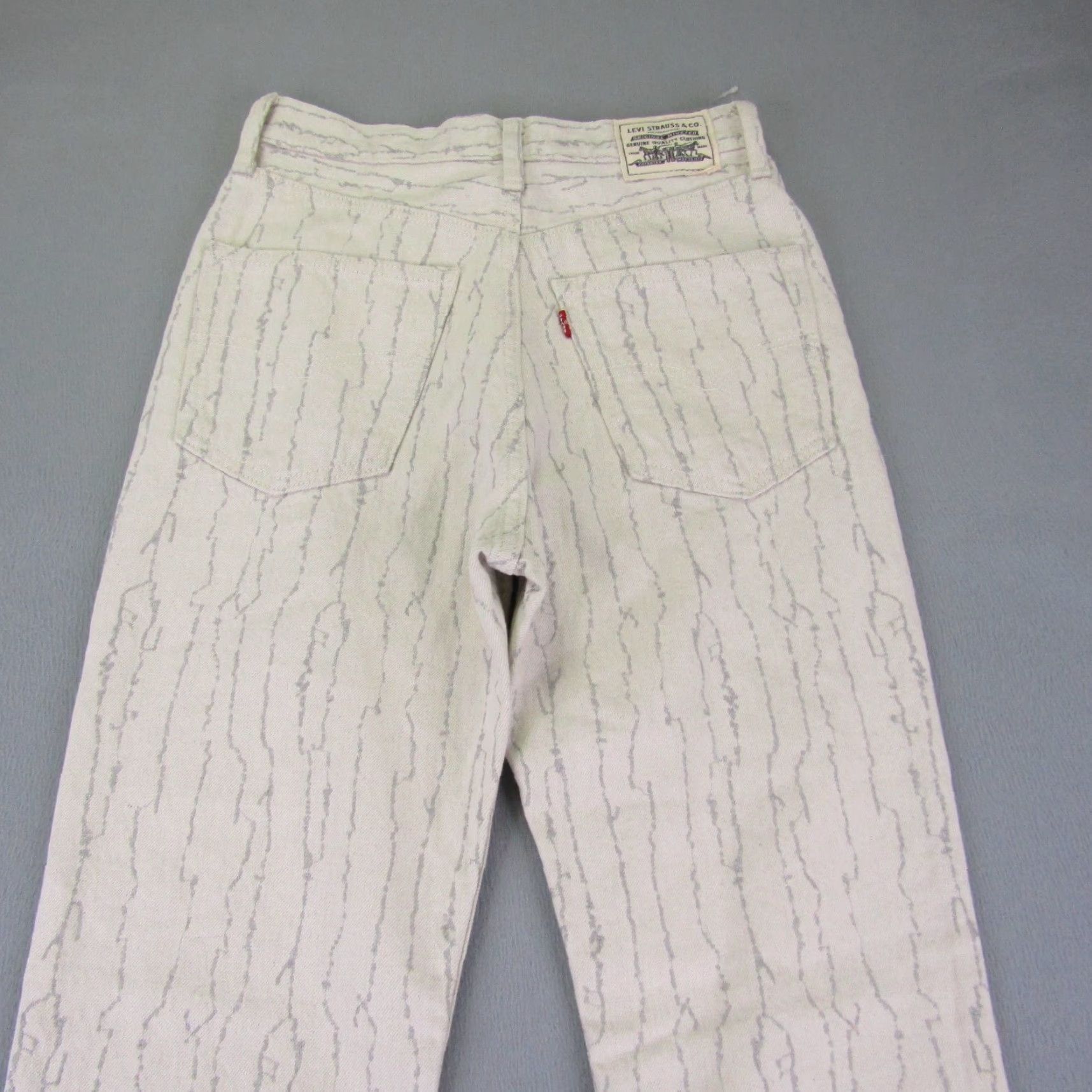 Levi's Levi's Jeans Womens 27 White Denim Leggy Slim Fit Premium Cotton Hemp Blend Pants Jeans Slim White 27 Womens 31 Inseam Size 27" / US 4 / IT 40 - 5 Thumbnail