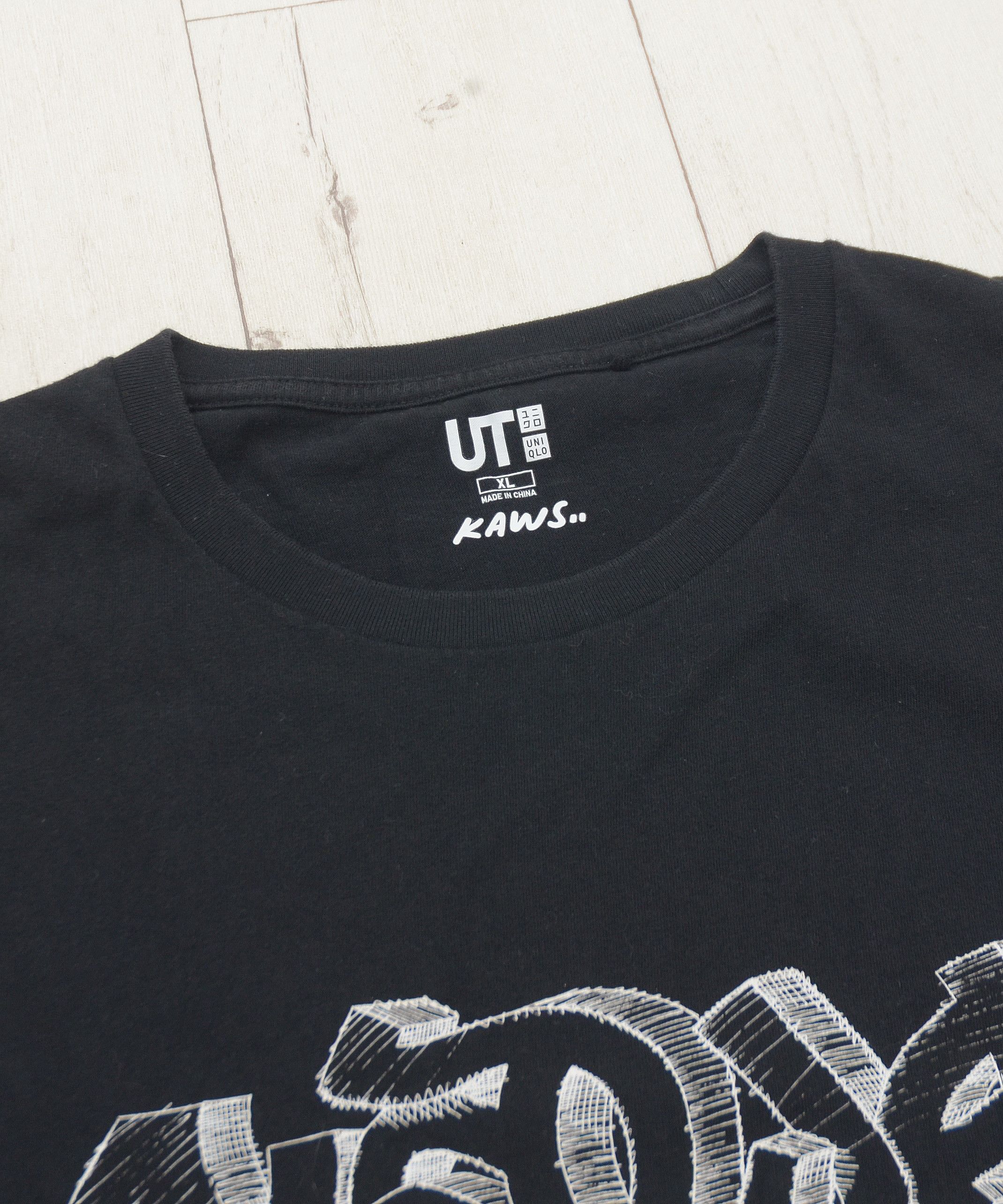 Kaws × Uniqlo Kaws x Uniqlo UT Graffiti Tank Black T-Shirt L size Size US XL / EU 56 / 4 - 6 Thumbnail